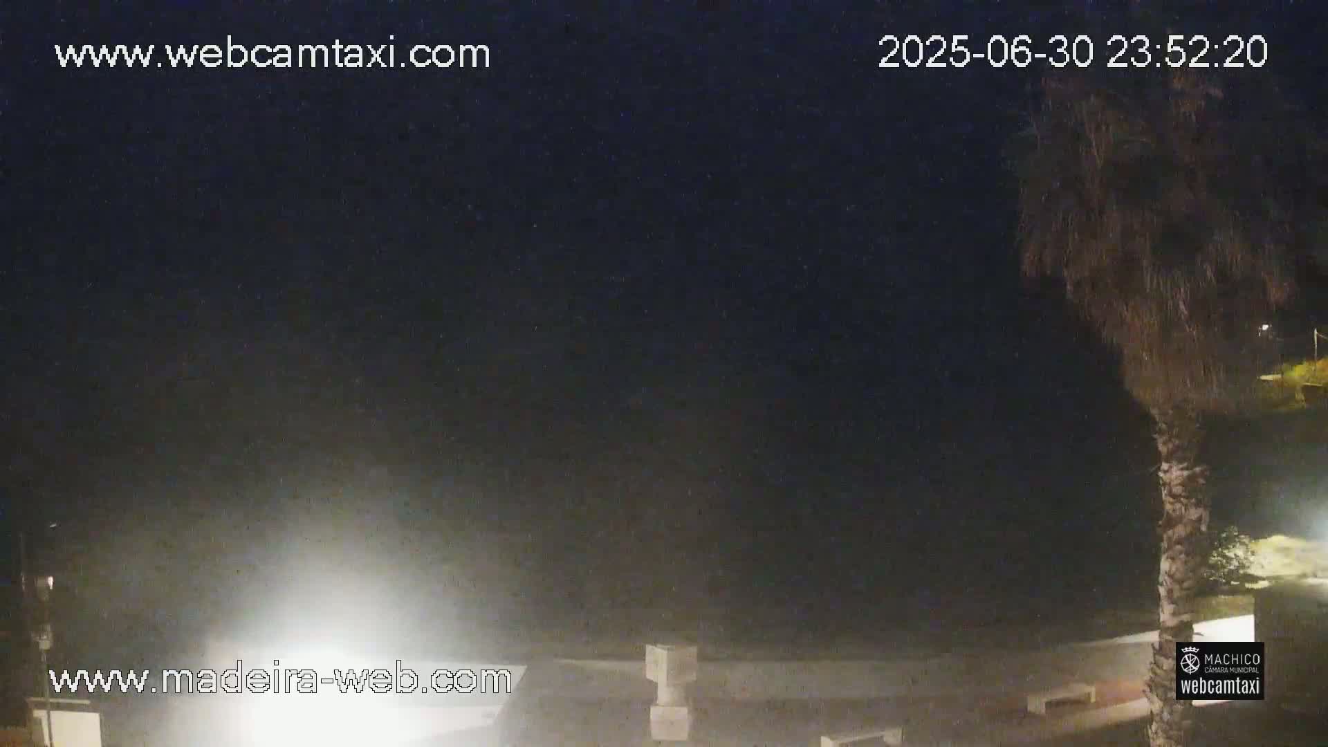 Porto da Cruz , Praia da Alagoa Beach Live Cam - Machico, Madeira, Portugal