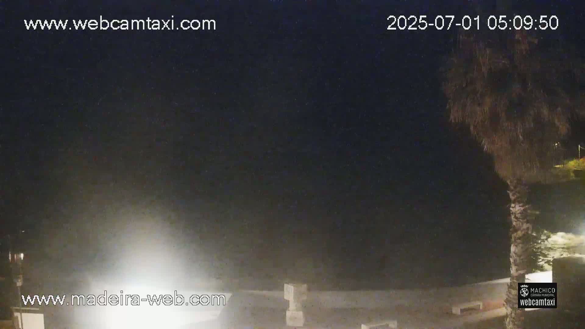Porto da Cruz , Praia da Alagoa Beach Live Cam - Machico, Madeira, Portugal