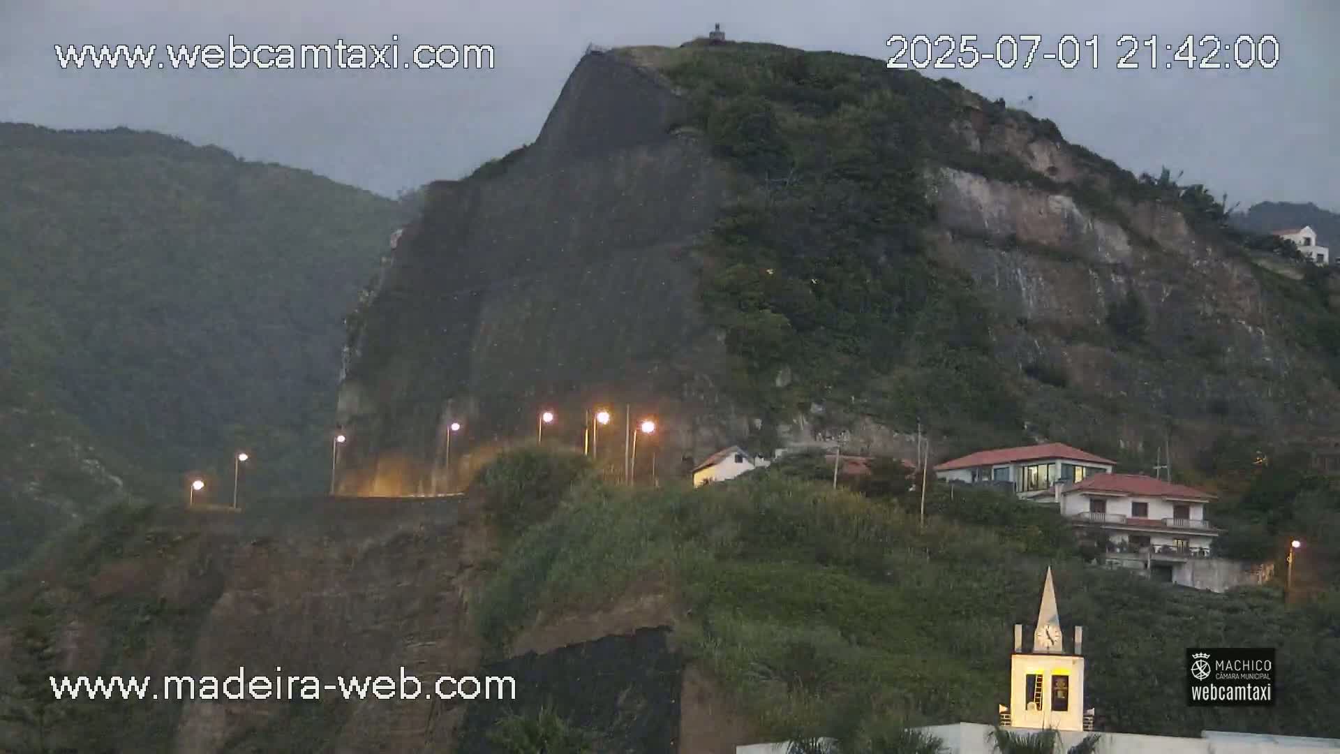 Porto da Cruz , Praia da Alagoa Beach Live Cam - Machico, Madeira, Portugal