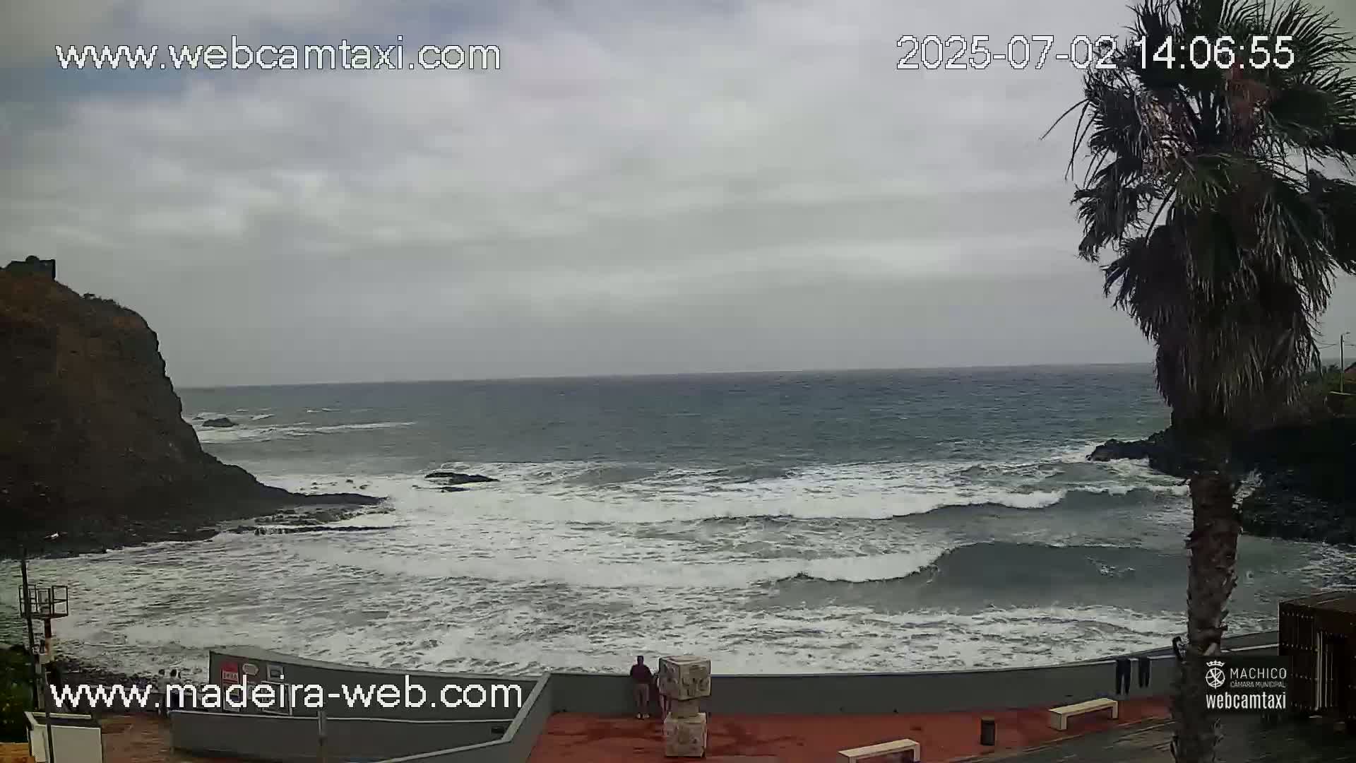 Porto da Cruz , Praia da Alagoa Beach Live Cam - Machico, Madeira, Portugal