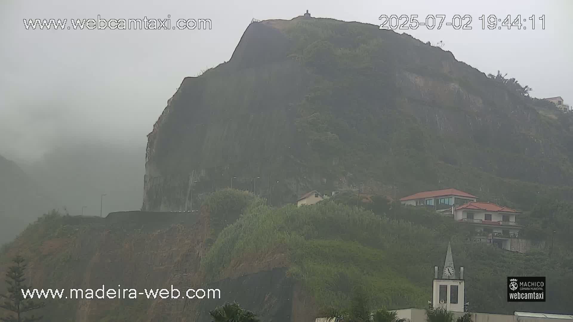 Porto da Cruz , Praia da Alagoa Beach Live Cam - Machico, Madeira, Portugal