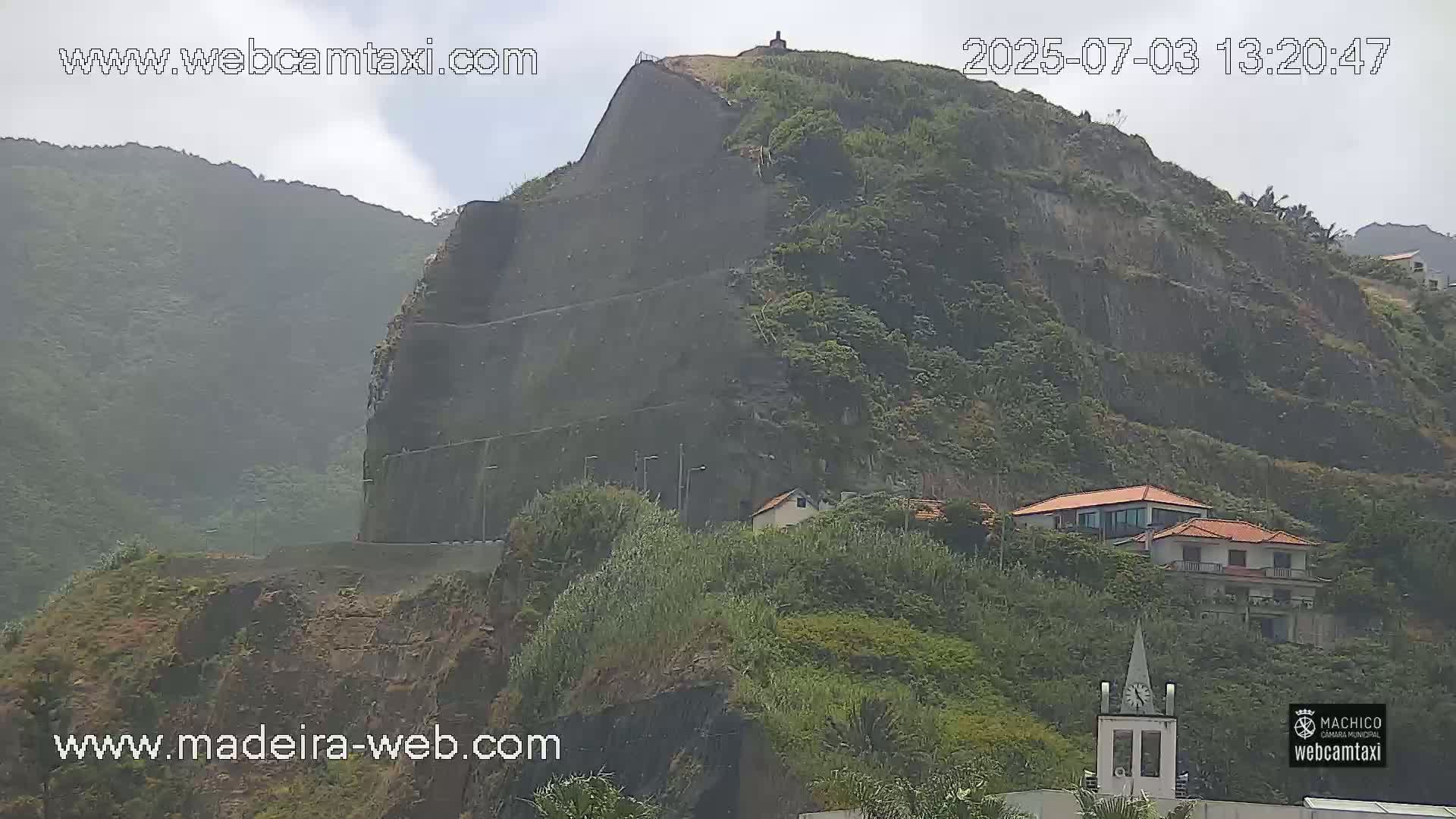 Porto da Cruz , Praia da Alagoa Beach Live Cam - Machico, Madeira, Portugal