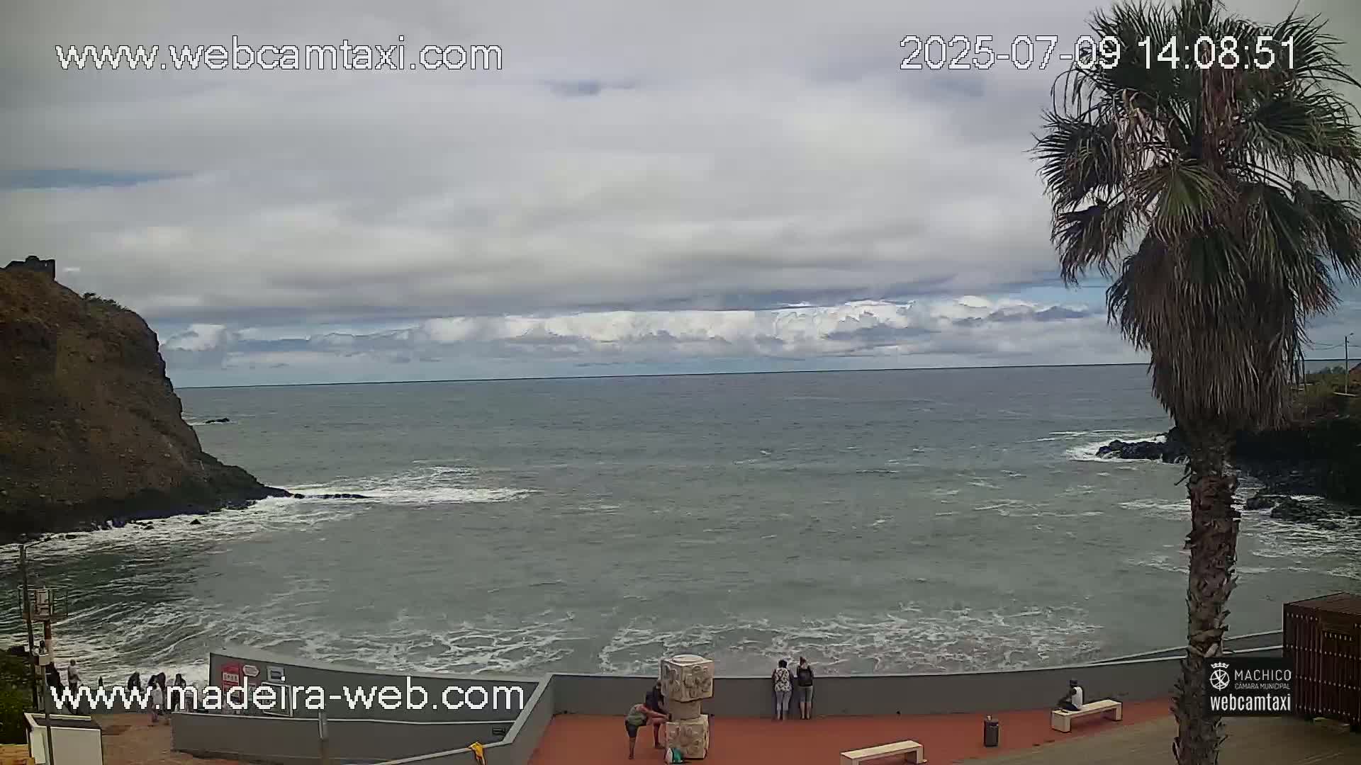 Porto da Cruz , Praia da Alagoa Beach Live Cam - Machico, Madeira, Portugal