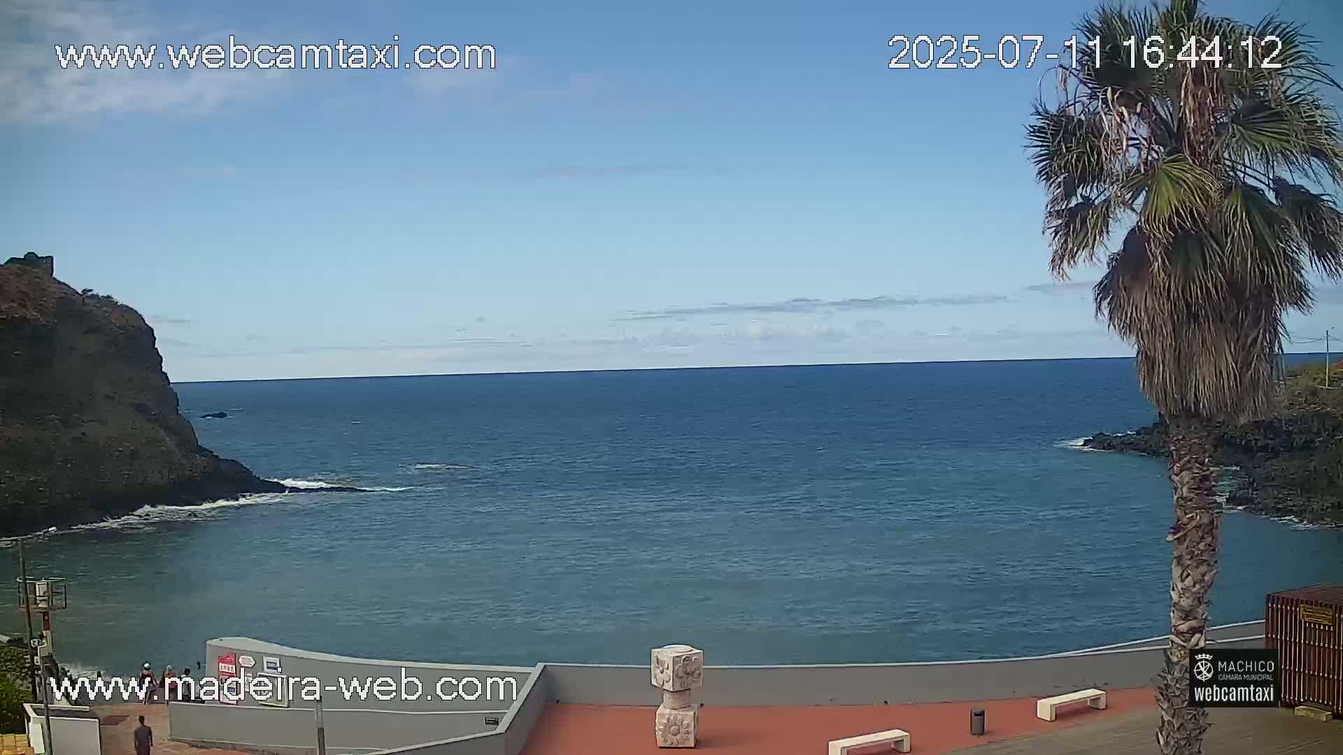 Porto da Cruz , Praia da Alagoa Beach Live Cam - Machico, Madeira, Portugal