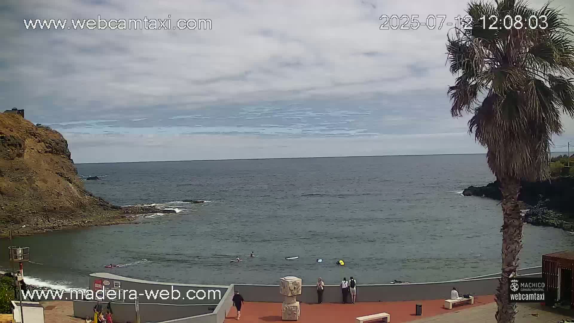 Porto da Cruz , Praia da Alagoa Beach Live Cam - Machico, Madeira, Portugal