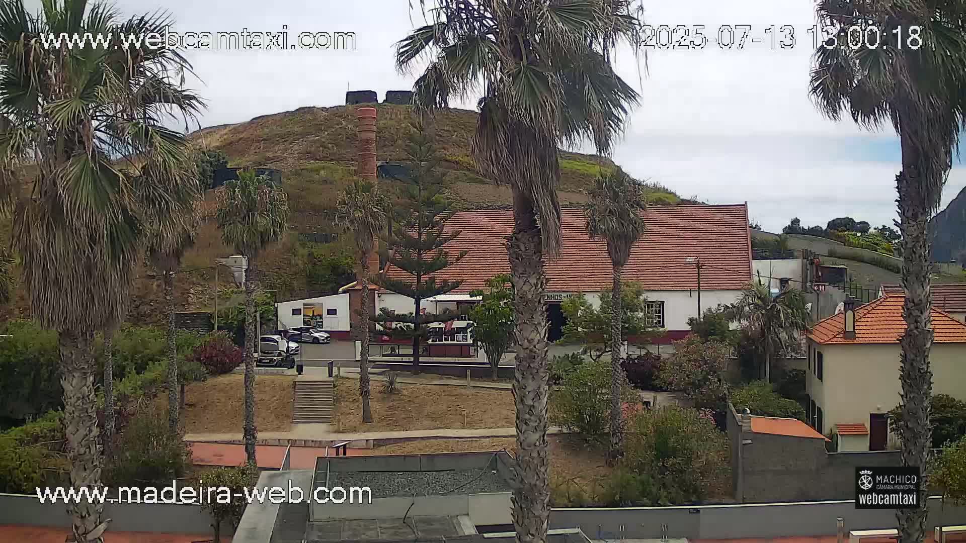 Porto da Cruz , Praia da Alagoa Beach Live Cam - Machico, Madeira, Portugal