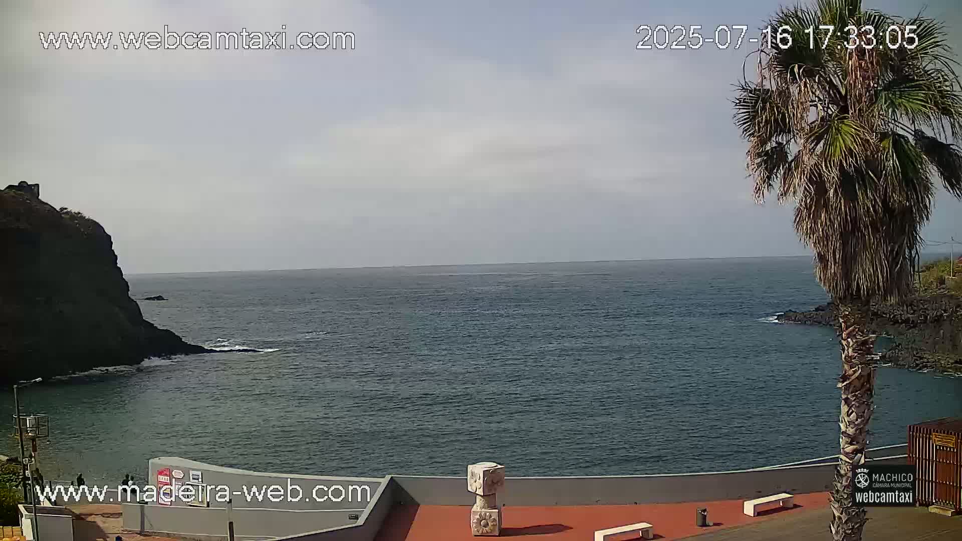 Porto da Cruz , Praia da Alagoa Beach Live Cam - Machico, Madeira, Portugal