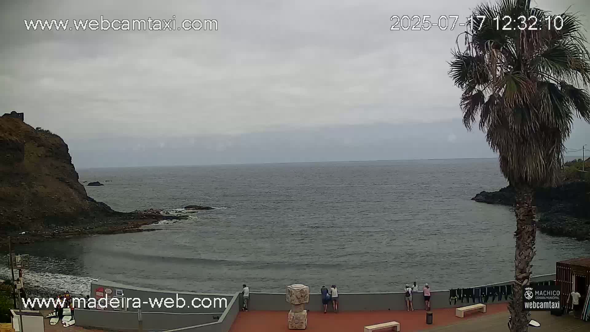 Porto da Cruz , Praia da Alagoa Beach Live Cam - Machico, Madeira, Portugal
