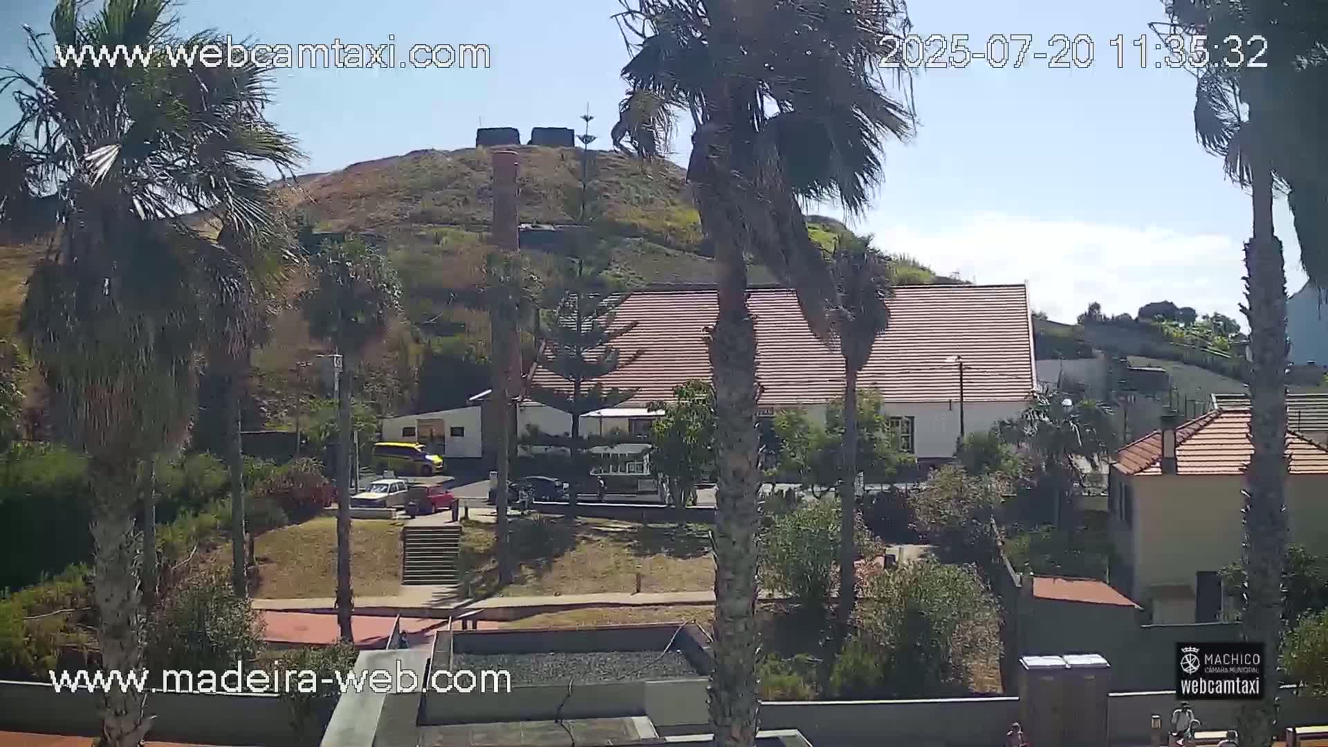 Porto da Cruz , Praia da Alagoa Beach Live Cam - Machico, Madeira, Portugal