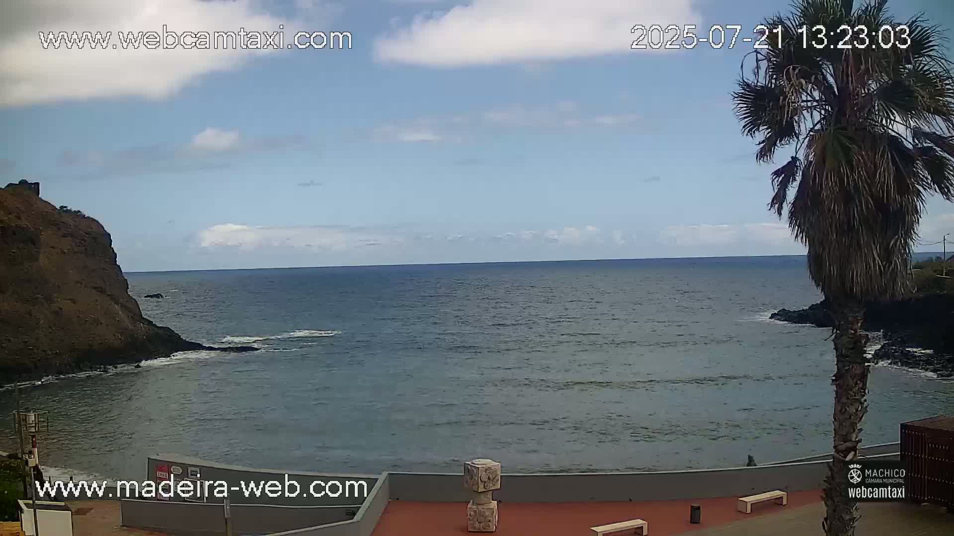 Porto da Cruz , Praia da Alagoa Beach Live Cam - Machico, Madeira, Portugal