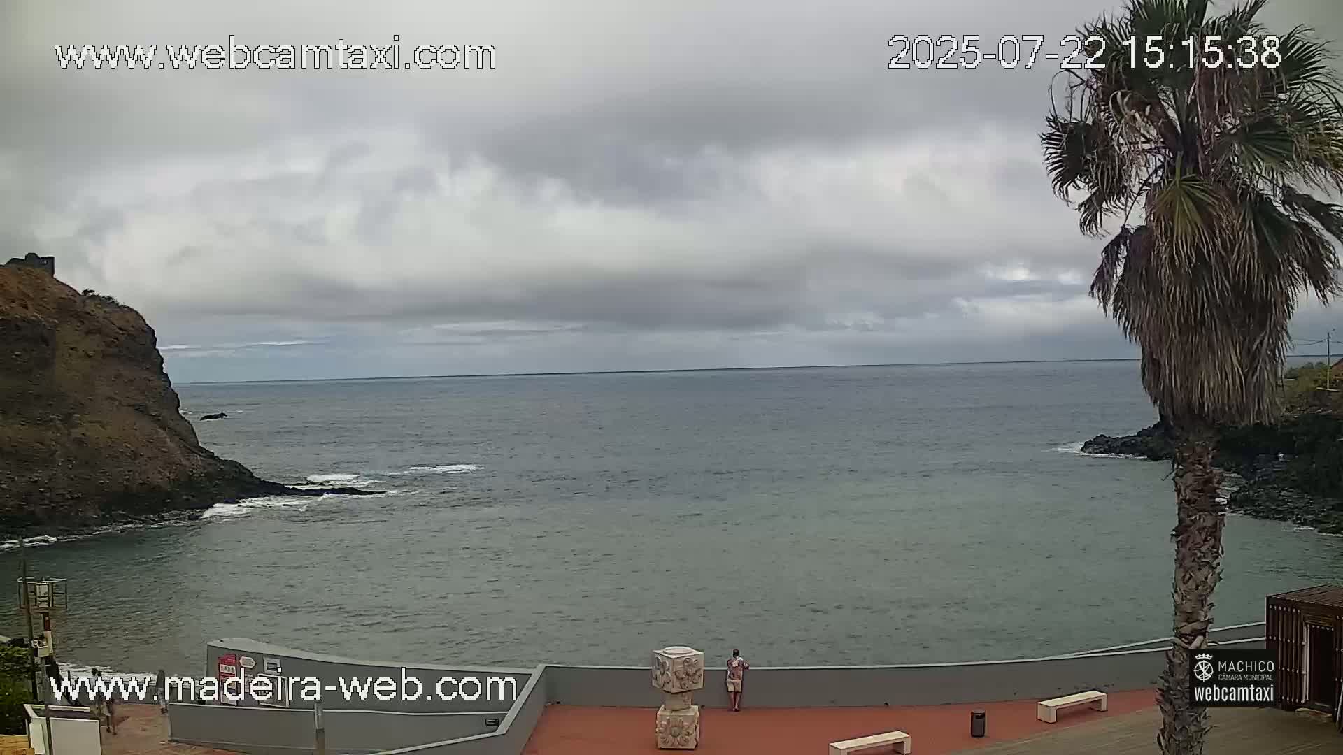 Porto da Cruz , Praia da Alagoa Beach Live Cam - Machico, Madeira, Portugal
