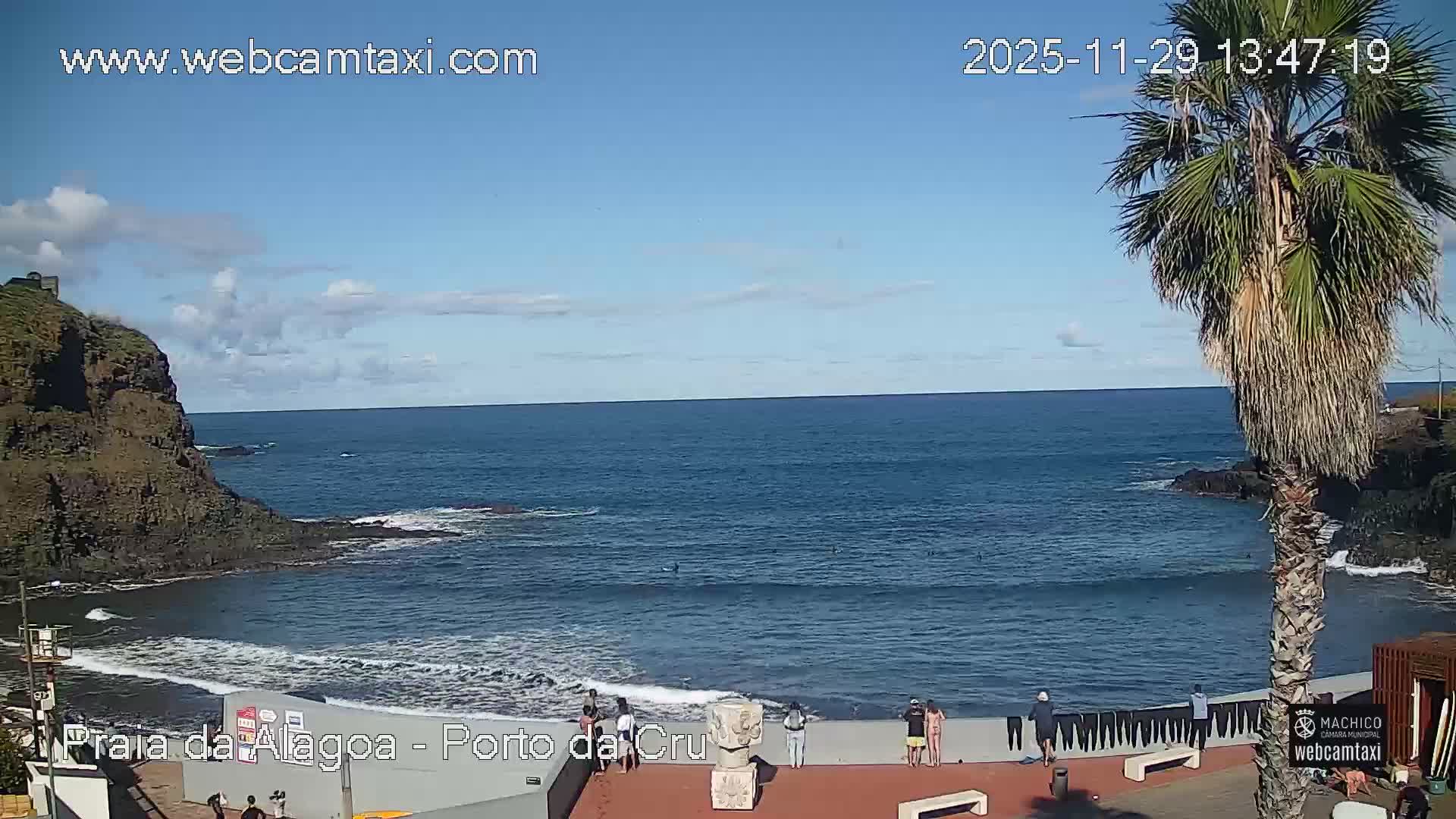 Porto da Cruz , Praia da Alagoa Beach Live Cam - Machico, Madeira, Portugal