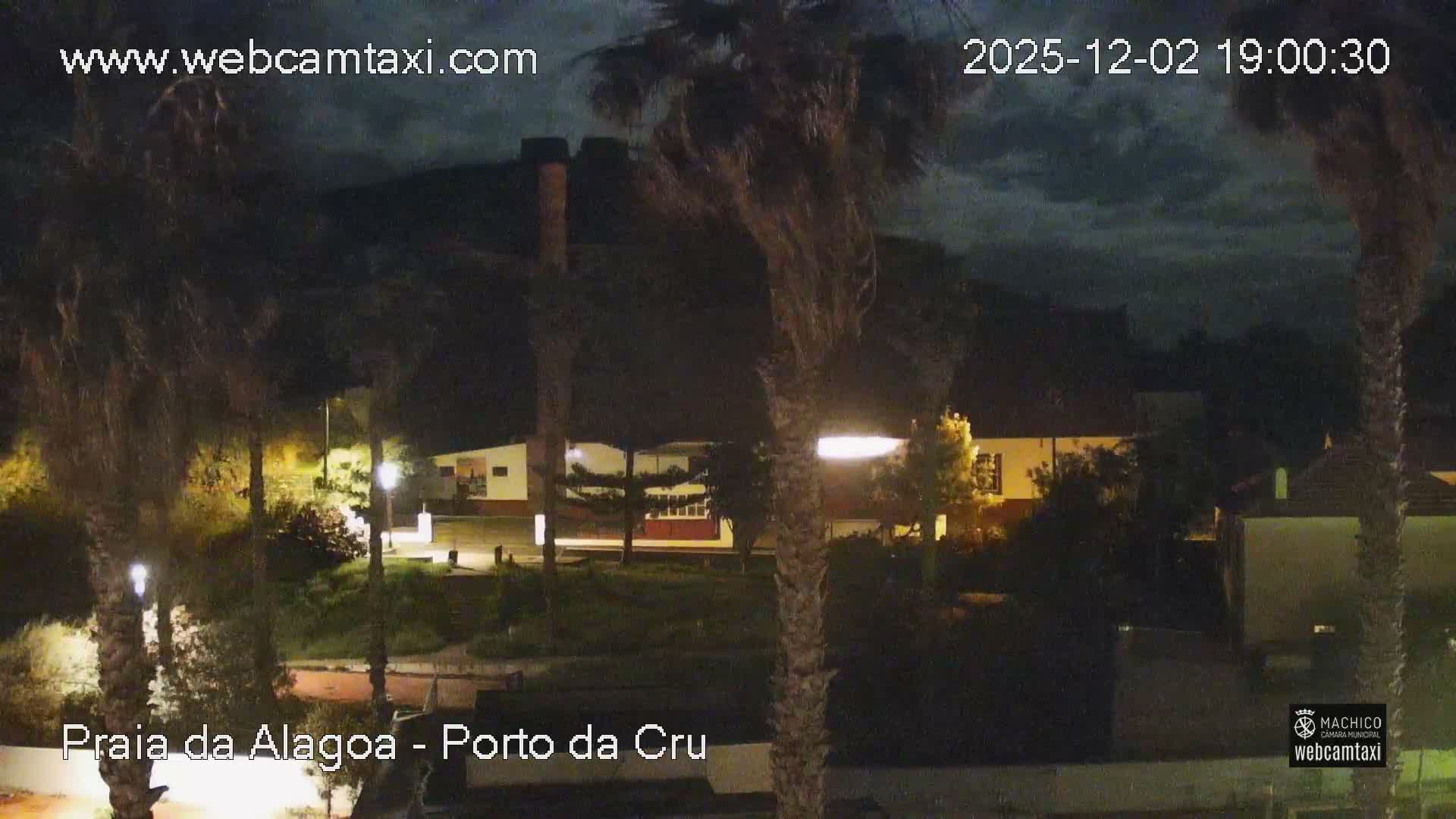 Porto da Cruz , Praia da Alagoa Beach Live Cam - Machico, Madeira, Portugal