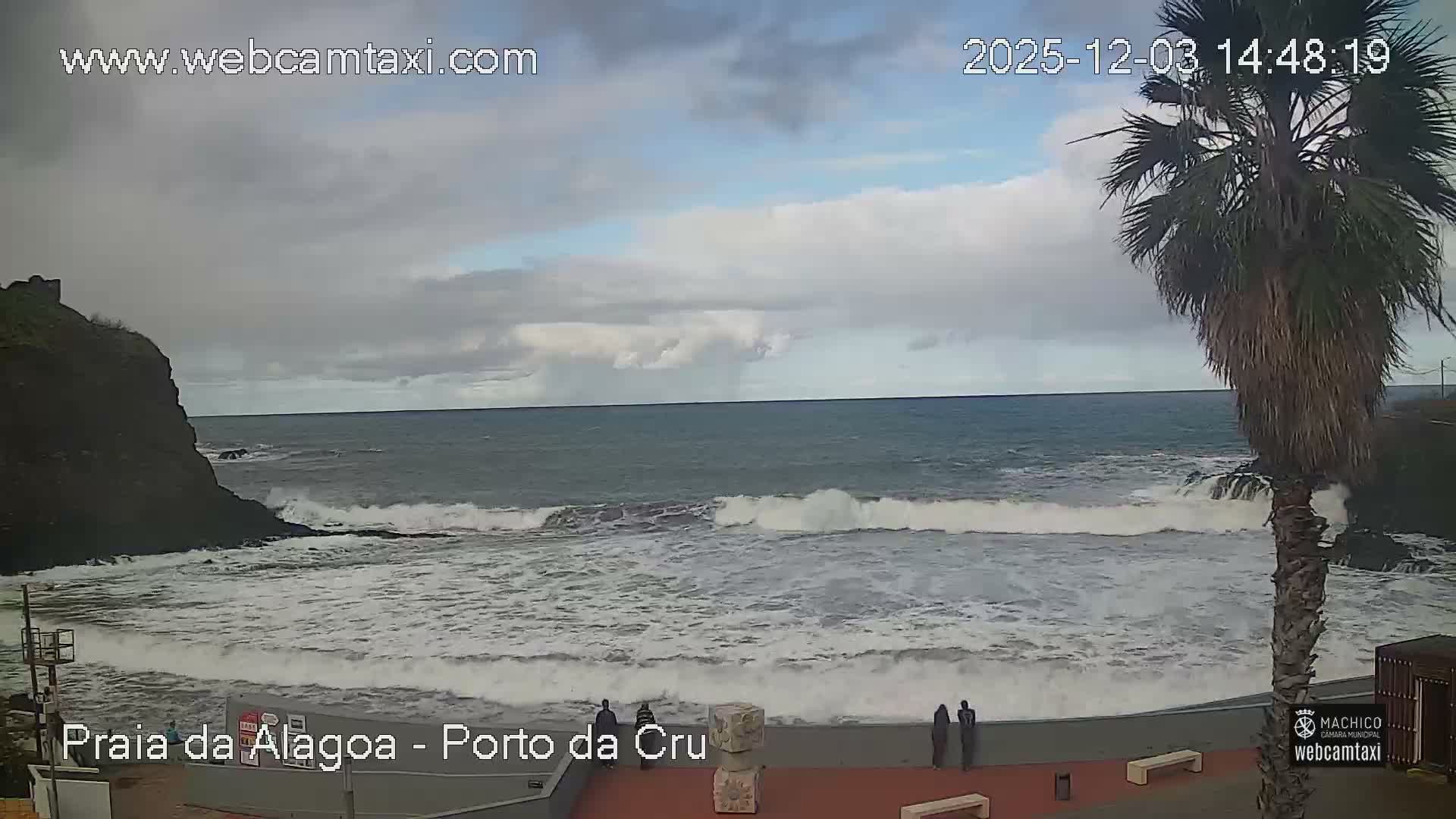 Porto da Cruz , Praia da Alagoa Beach Live Cam - Machico, Madeira, Portugal