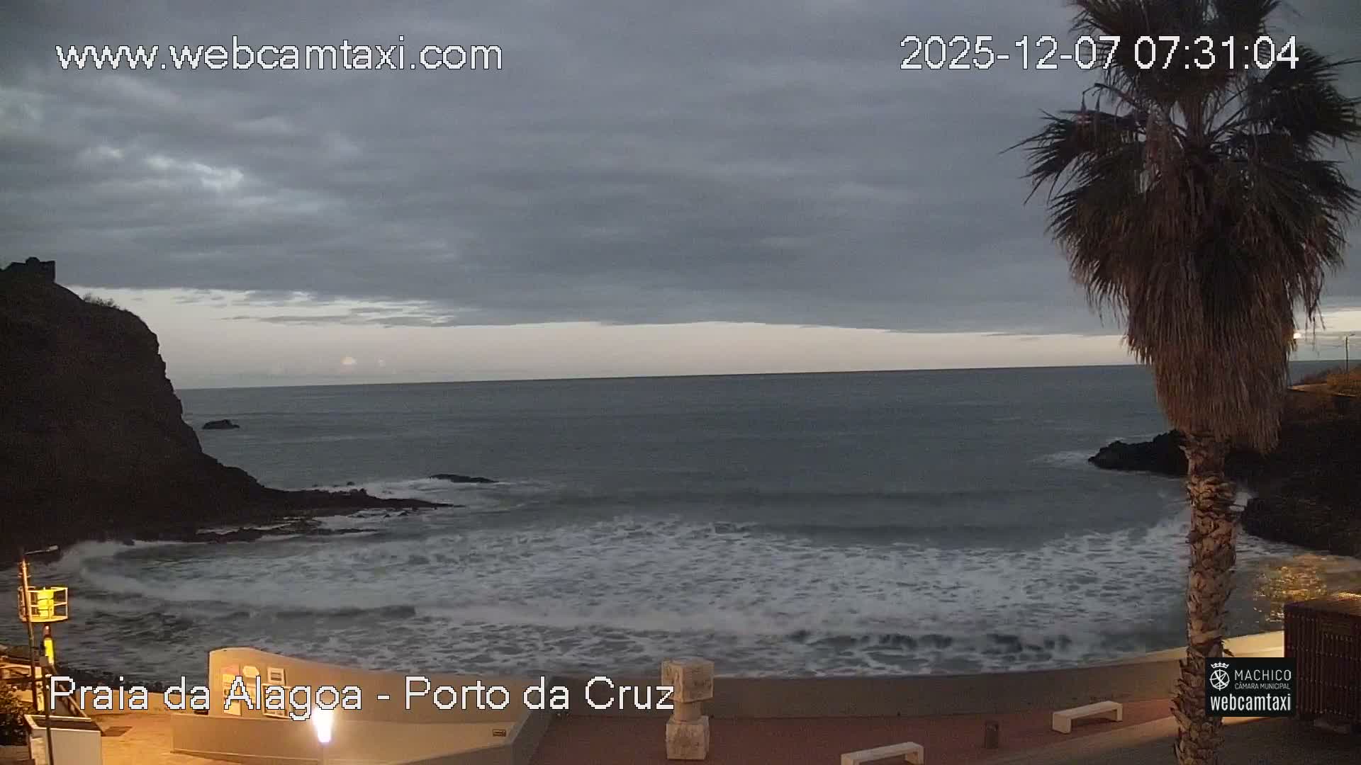 Porto da Cruz , Praia da Alagoa Beach Live Cam - Machico, Madeira, Portugal