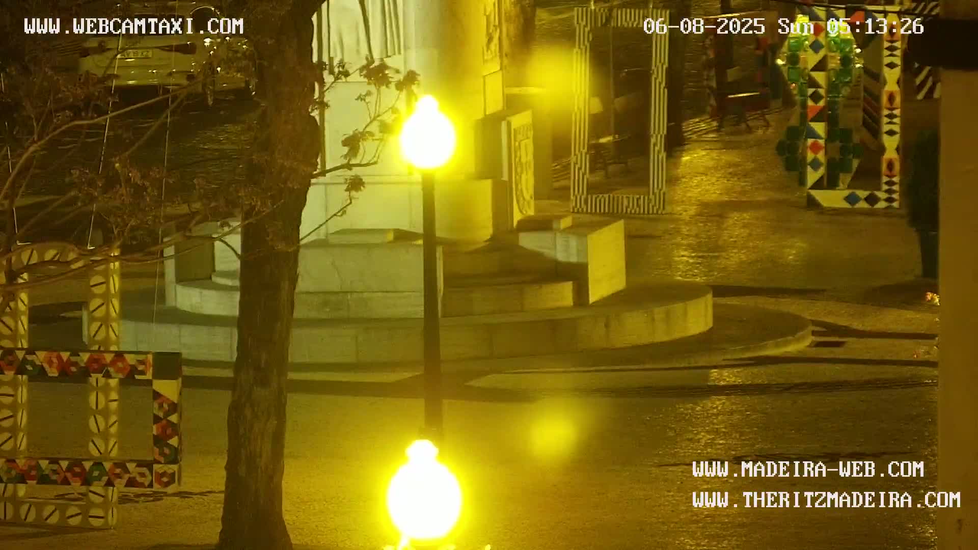 Ritz, Avenida Arriaga Avenue & Joao Goncalves Zarco Statue Live Cam - Funchal, Madeira, Portugal