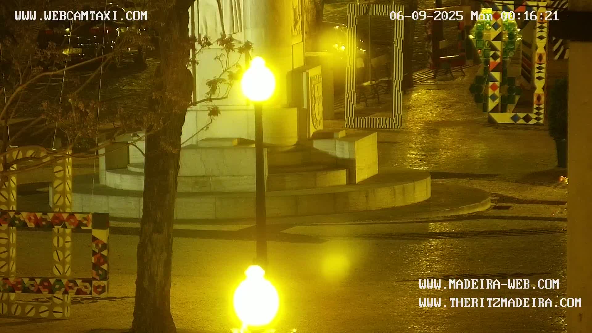 Ritz, Avenida Arriaga Avenue & Joao Goncalves Zarco Statue Live Cam - Funchal, Madeira, Portugal