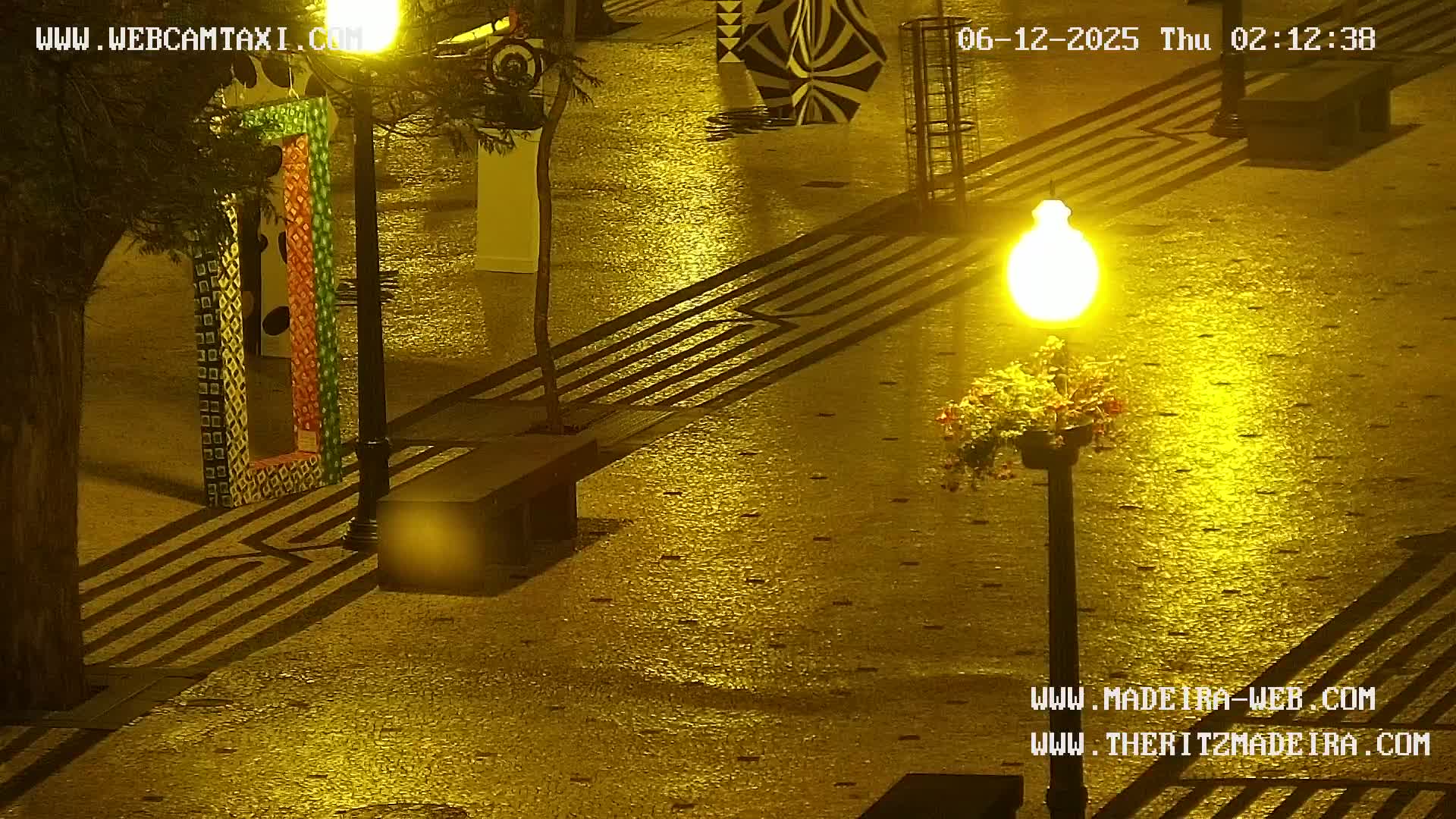 Ritz, Avenida Arriaga Avenue & Joao Goncalves Zarco Statue Live Cam - Funchal, Madeira, Portugal