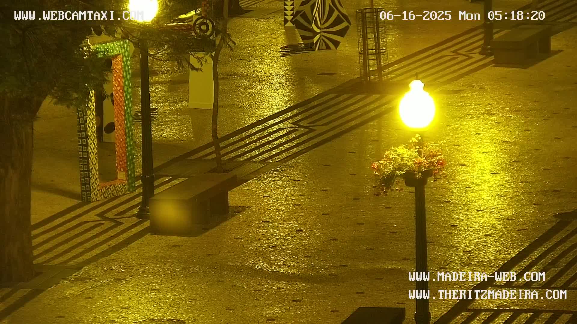 Ritz, Avenida Arriaga Avenue & Joao Goncalves Zarco Statue Live Cam - Funchal, Madeira, Portugal
