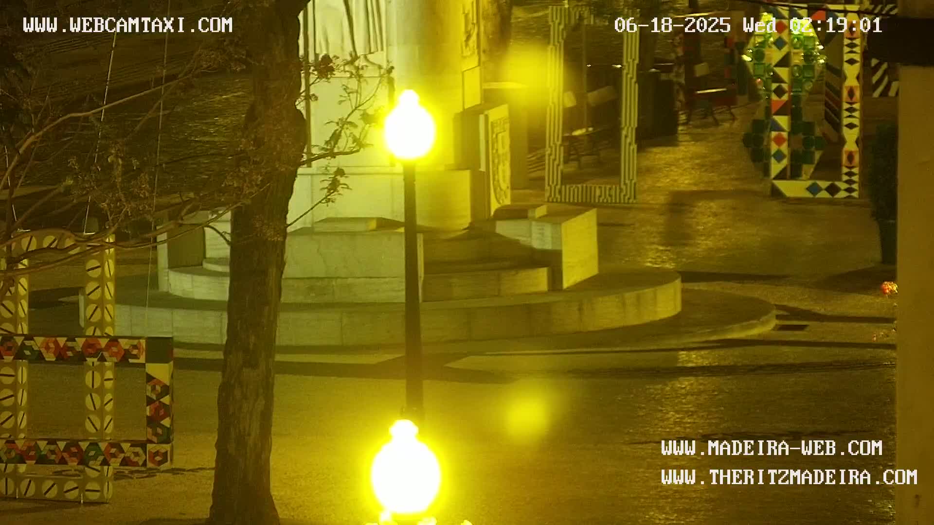 Ritz, Avenida Arriaga Avenue & Joao Goncalves Zarco Statue Live Cam - Funchal, Madeira, Portugal