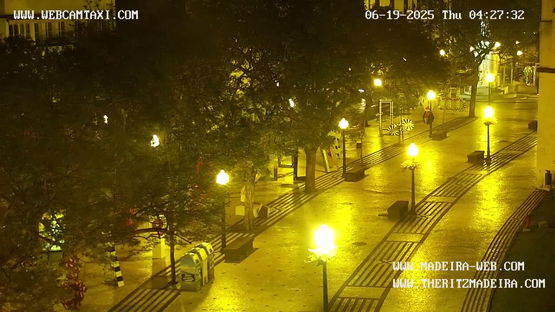 Ritz, Avenida Arriaga Avenue & Joao Goncalves Zarco Statue Live Cam - Funchal, Madeira, Portugal