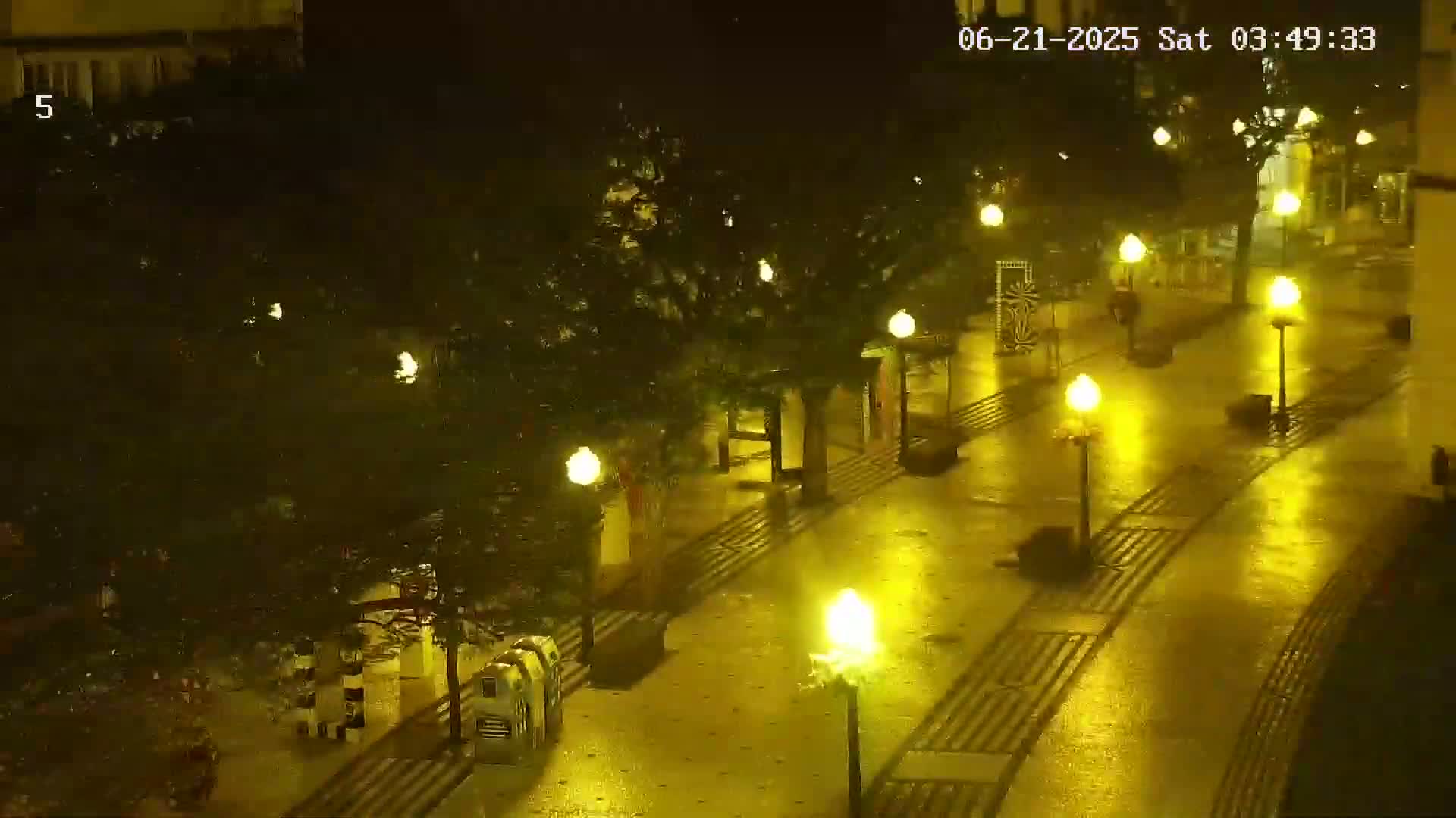 Ritz, Avenida Arriaga Avenue & Joao Goncalves Zarco Statue Live Cam - Funchal, Madeira, Portugal