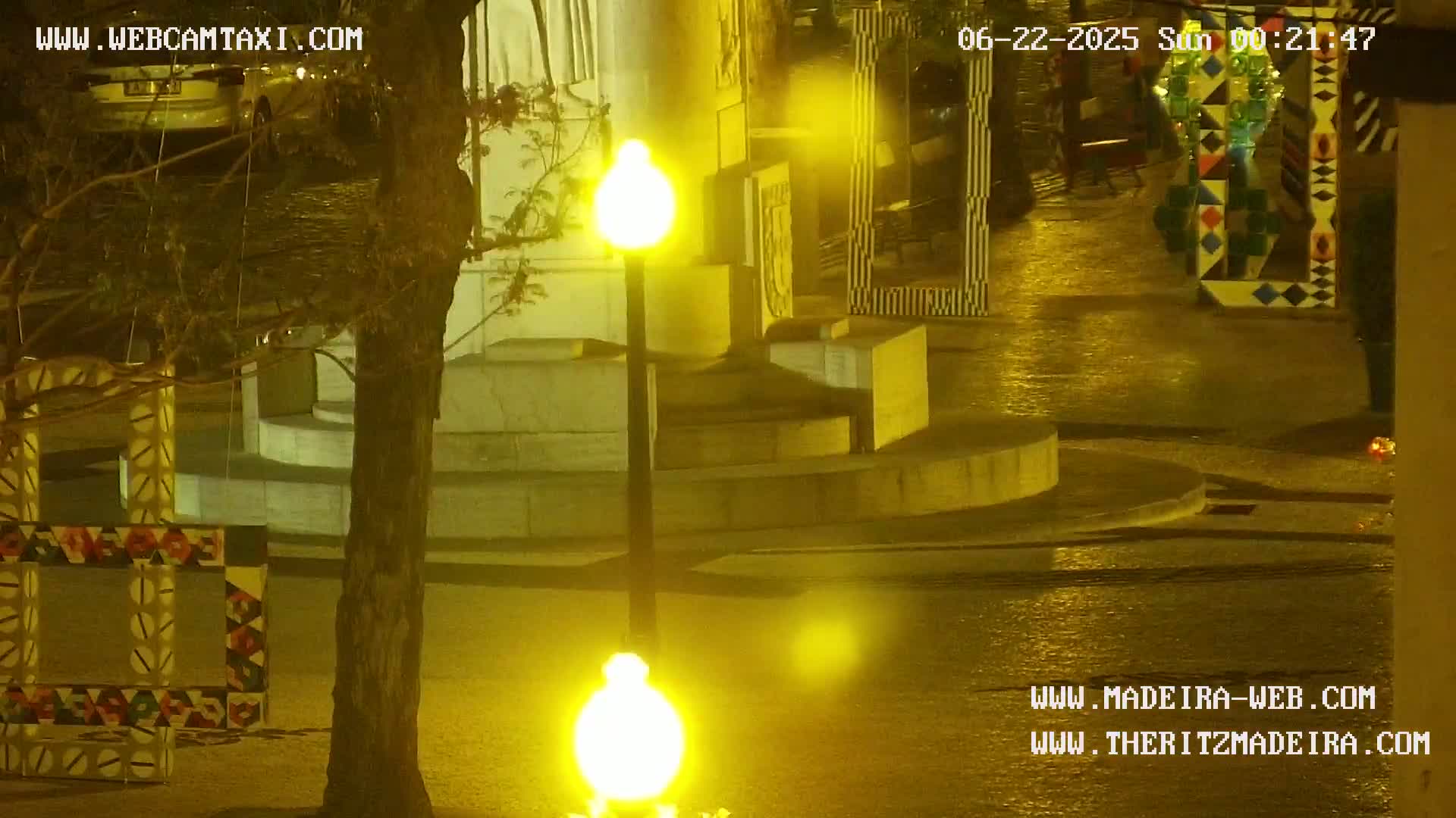 Ritz, Avenida Arriaga Avenue & Joao Goncalves Zarco Statue Live Cam - Funchal, Madeira, Portugal