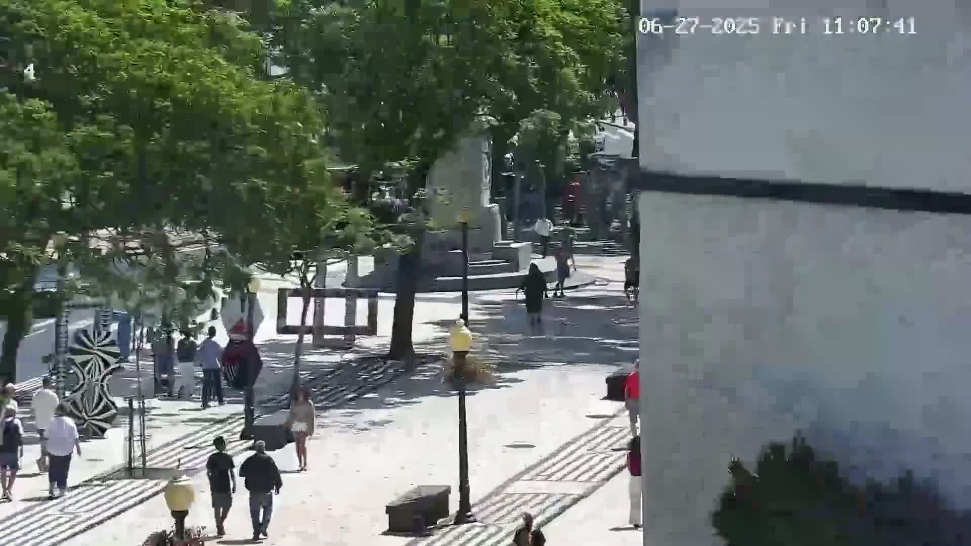 Ritz, Avenida Arriaga Avenue & Joao Goncalves Zarco Statue Live Cam - Funchal, Madeira, Portugal