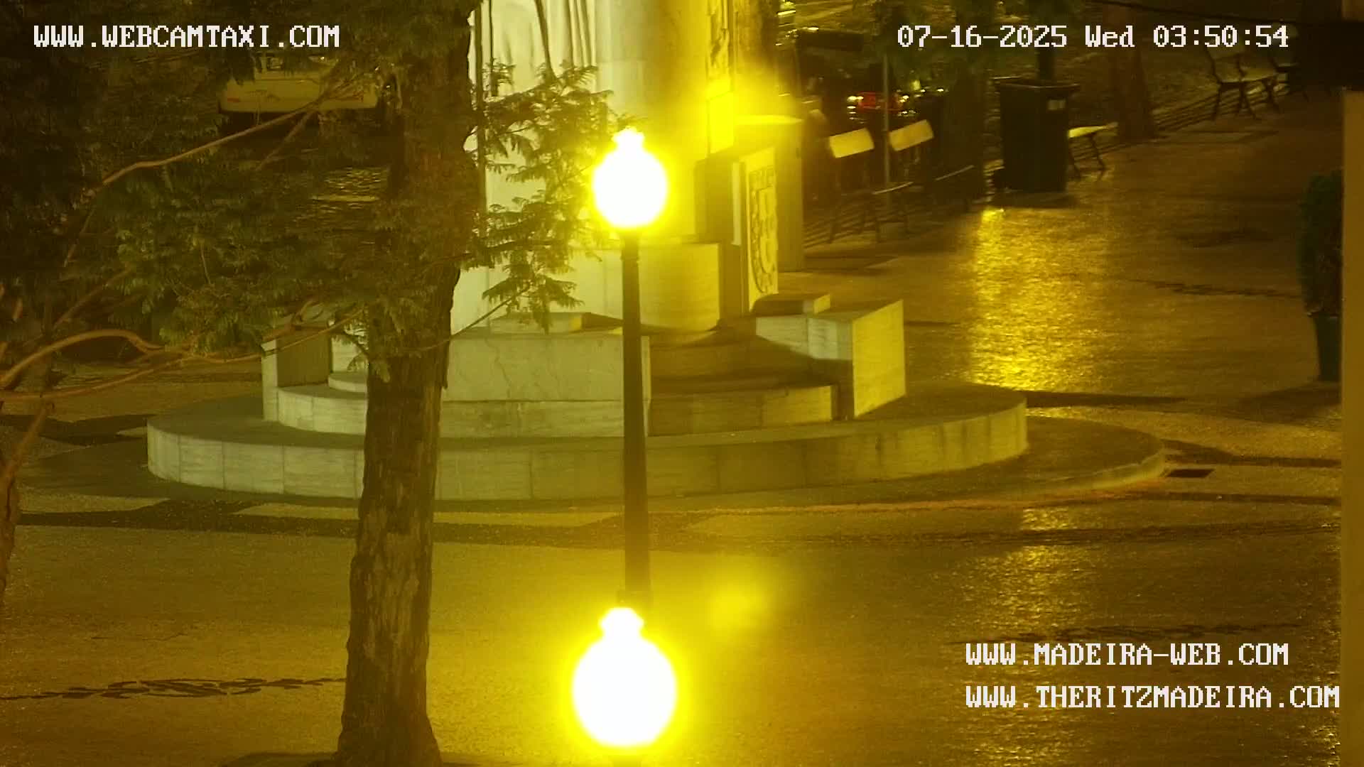 Ritz, Avenida Arriaga Avenue & Joao Goncalves Zarco Statue Live Cam - Funchal, Madeira, Portugal