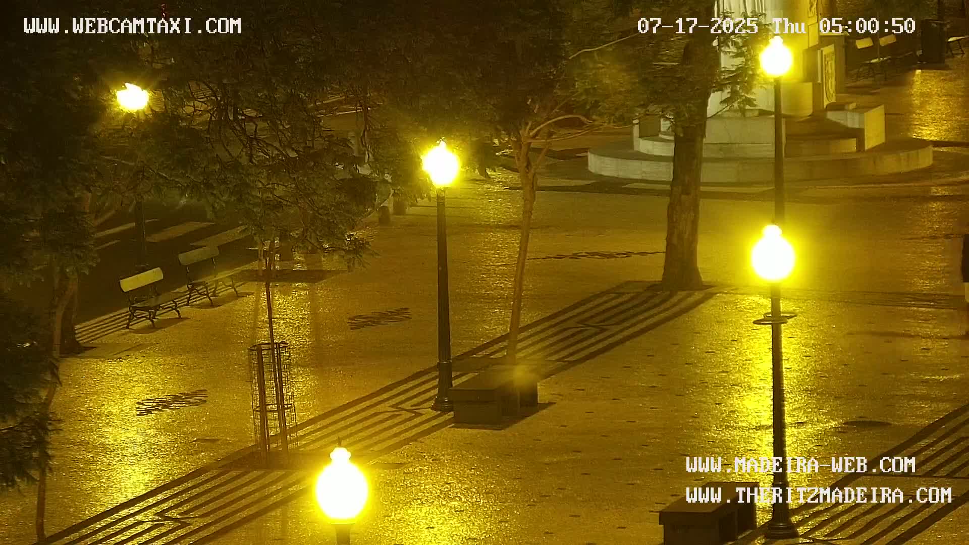 Ritz, Avenida Arriaga Avenue & Joao Goncalves Zarco Statue Live Cam - Funchal, Madeira, Portugal