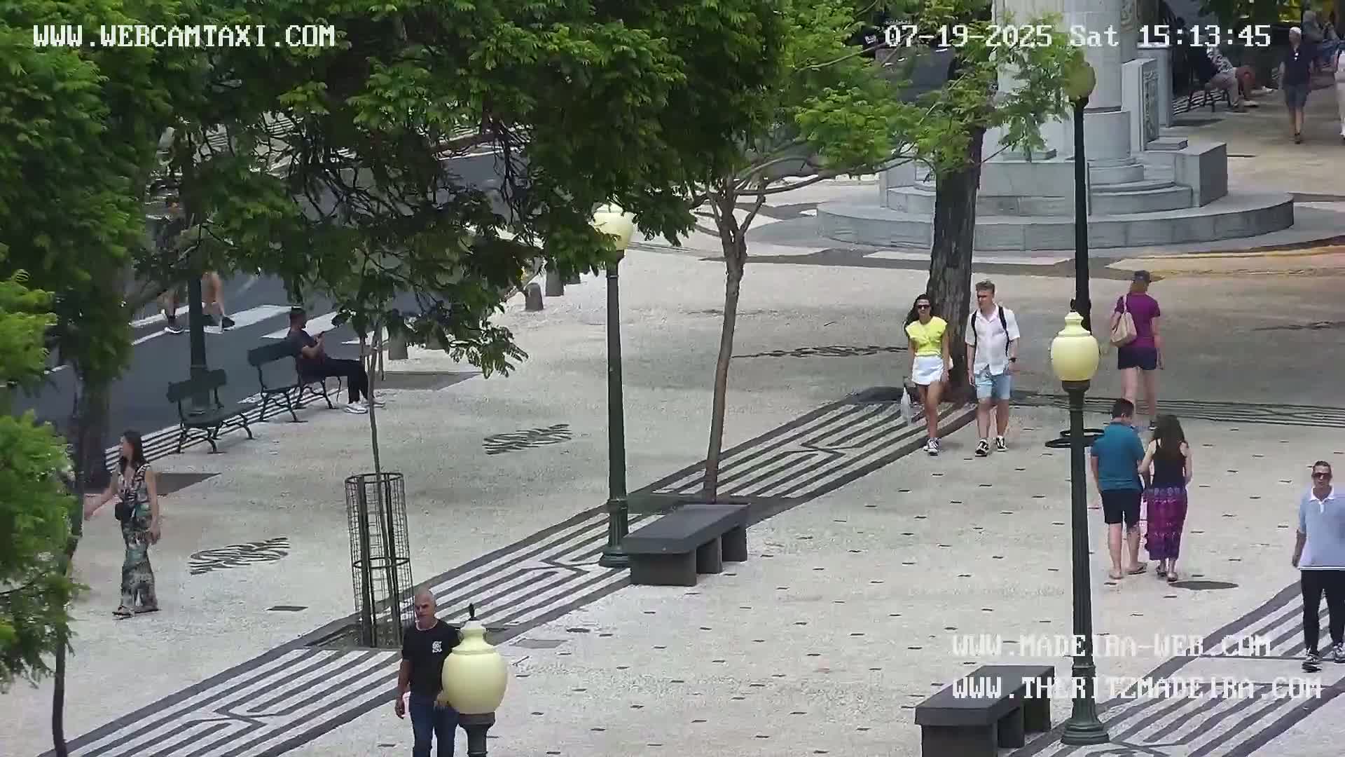 Ritz, Avenida Arriaga Avenue & Joao Goncalves Zarco Statue Live Cam - Funchal, Madeira, Portugal