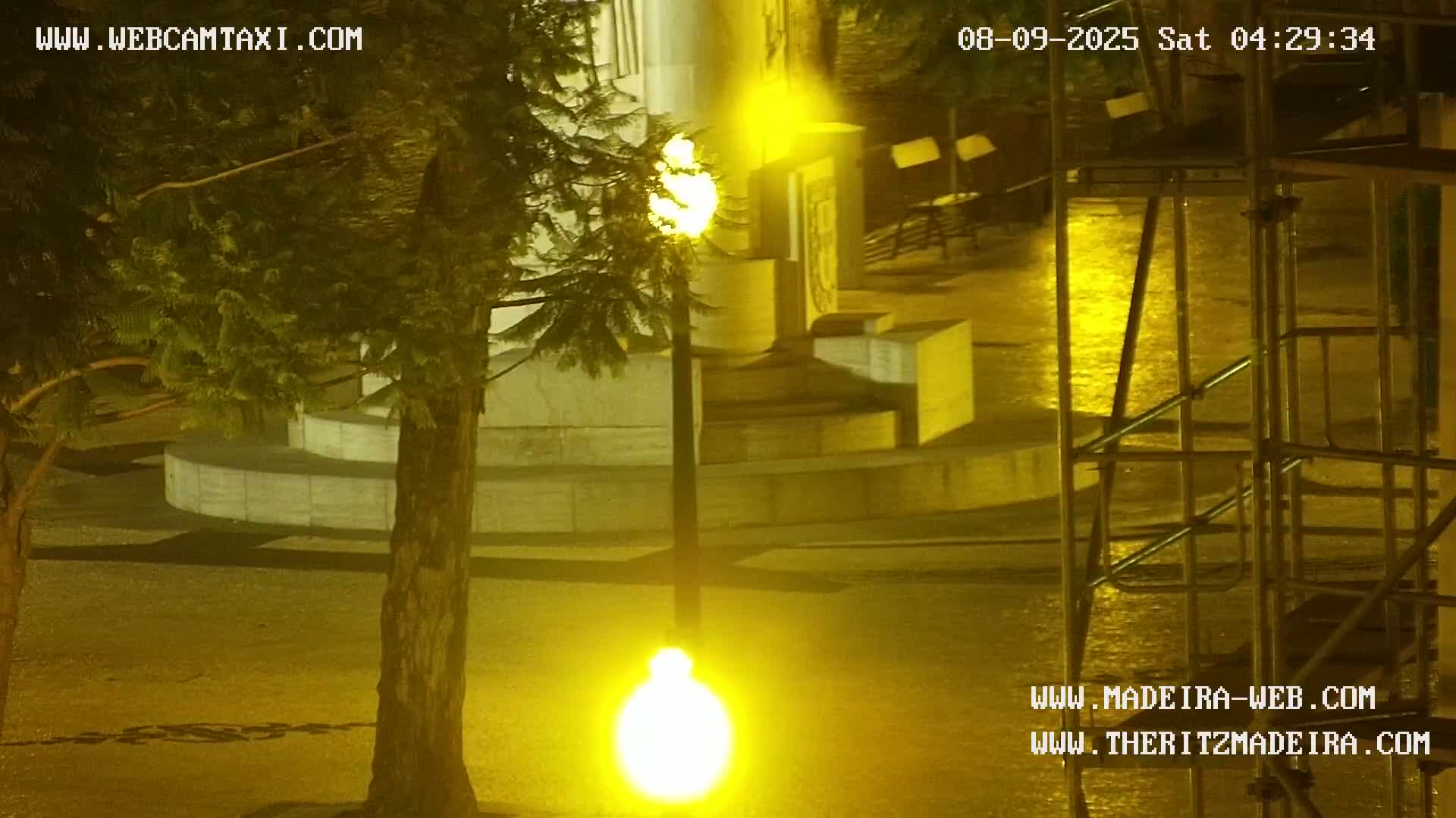 Ritz, Avenida Arriaga Avenue & Joao Goncalves Zarco Statue Live Cam - Funchal, Madeira, Portugal