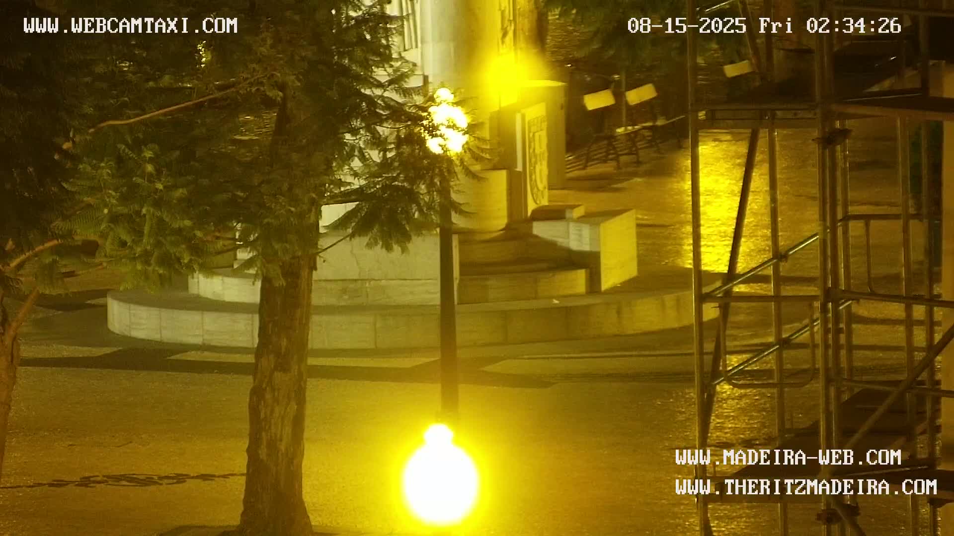 Ritz, Avenida Arriaga Avenue & Joao Goncalves Zarco Statue Live Cam - Funchal, Madeira, Portugal