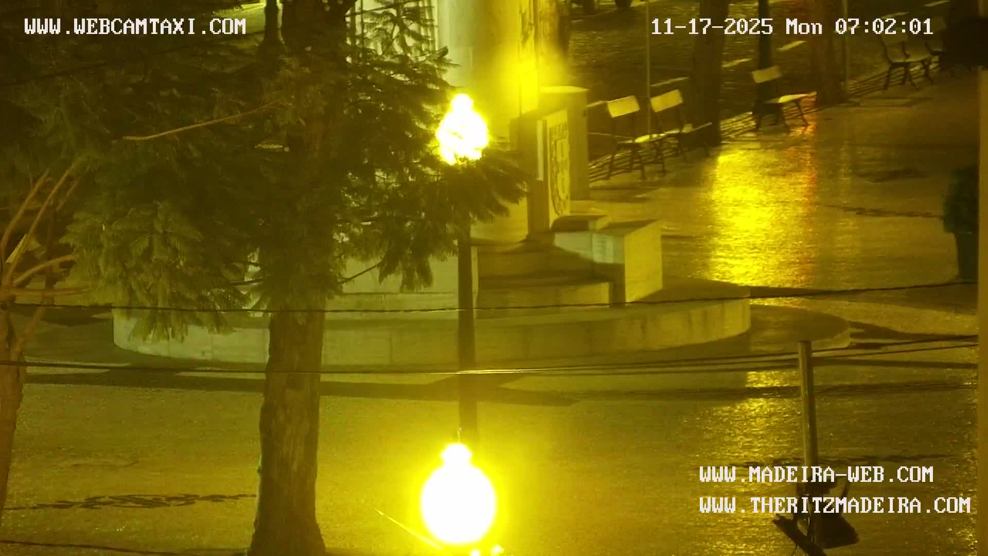 Ritz, Avenida Arriaga Avenue & Joao Goncalves Zarco Statue Live Cam - Funchal, Madeira, Portugal