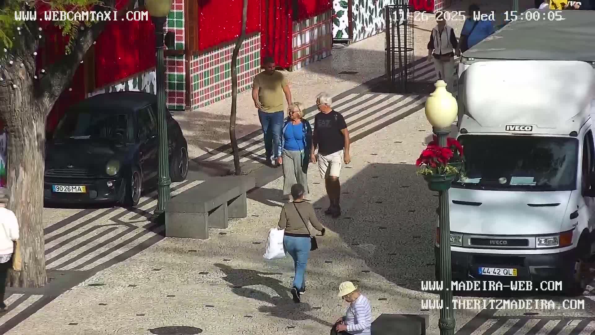 Ritz, Avenida Arriaga Avenue & Joao Goncalves Zarco Statue Live Cam - Funchal, Madeira, Portugal