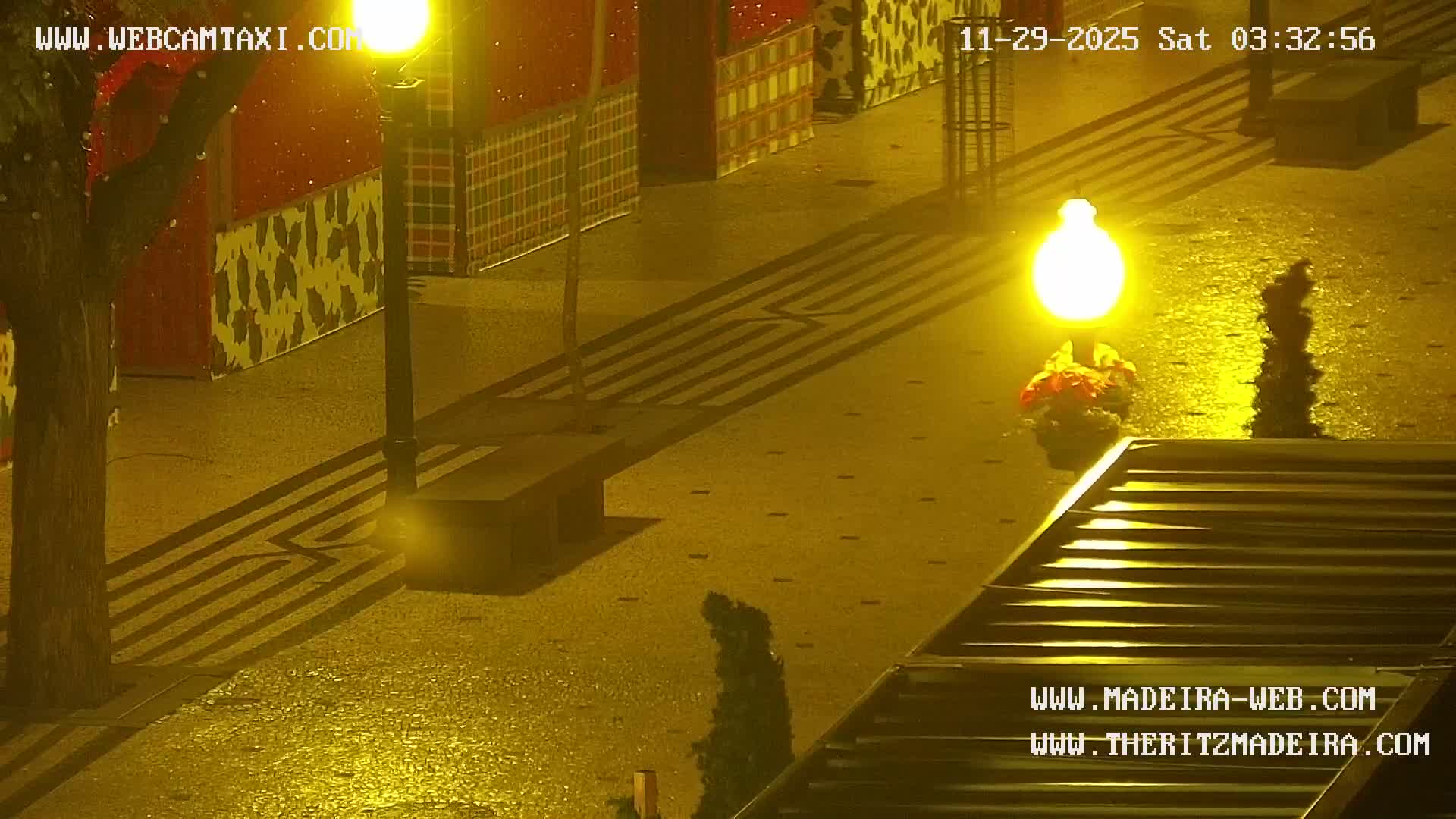 Ritz, Avenida Arriaga Avenue & Joao Goncalves Zarco Statue Live Cam - Funchal, Madeira, Portugal