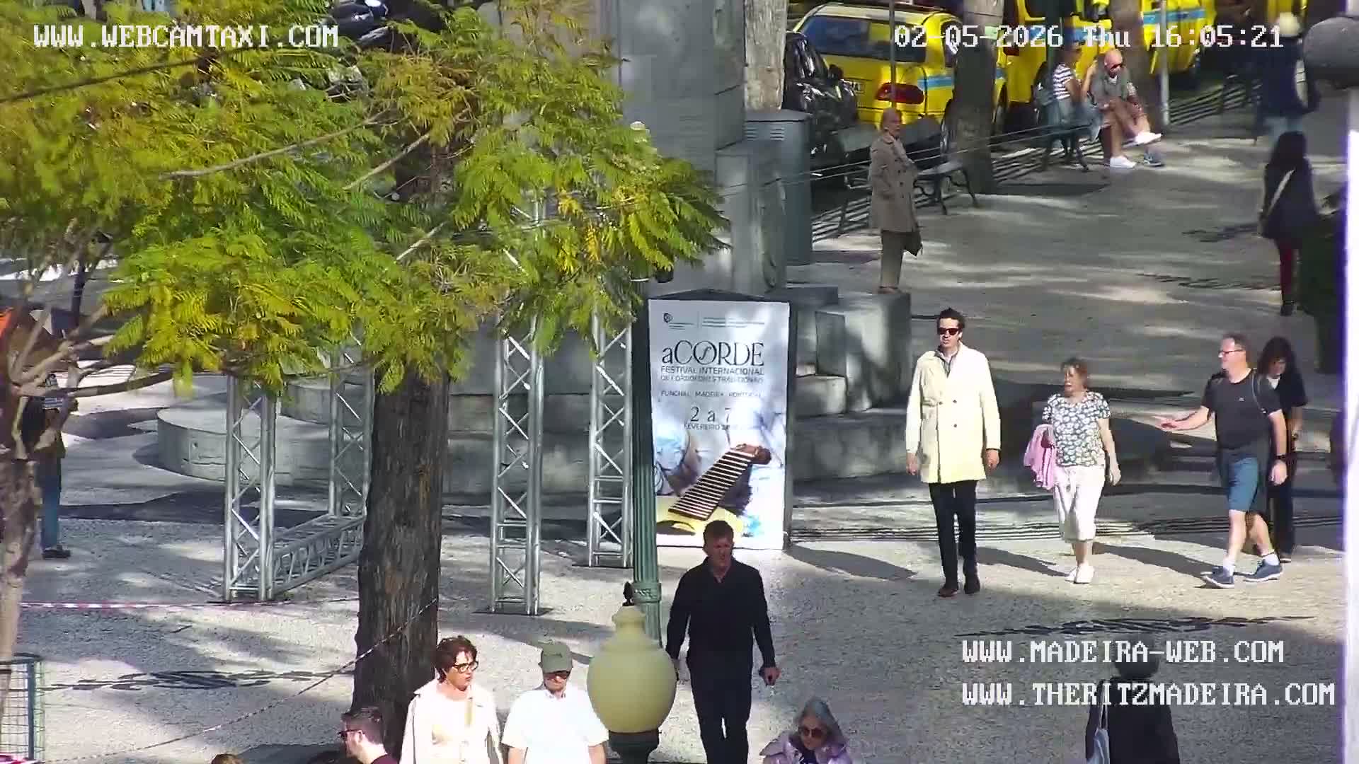 Ritz, Avenida Arriaga Avenue & Joao Goncalves Zarco Statue Live Cam - Funchal, Madeira, Portugal