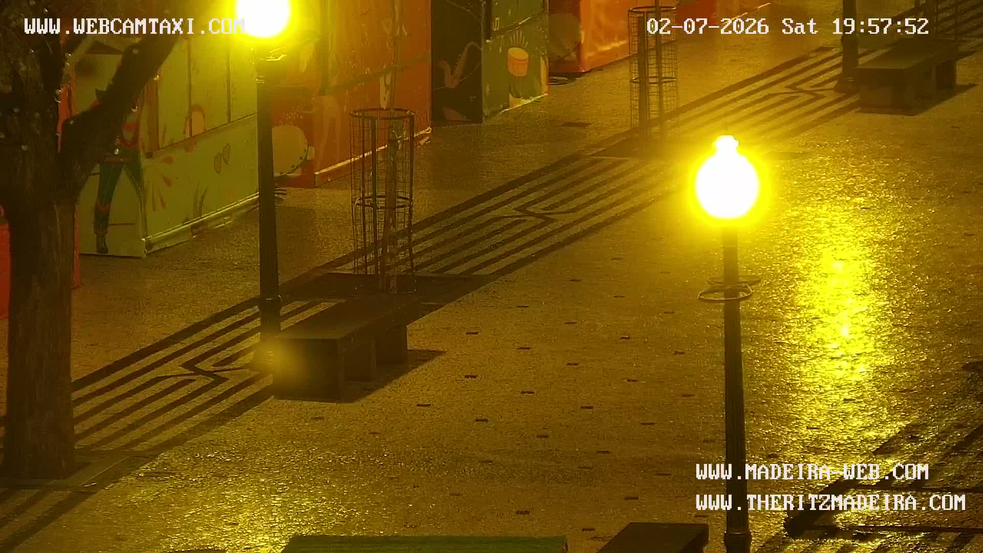 Ritz, Avenida Arriaga Avenue & Joao Goncalves Zarco Statue Live Cam - Funchal, Madeira, Portugal