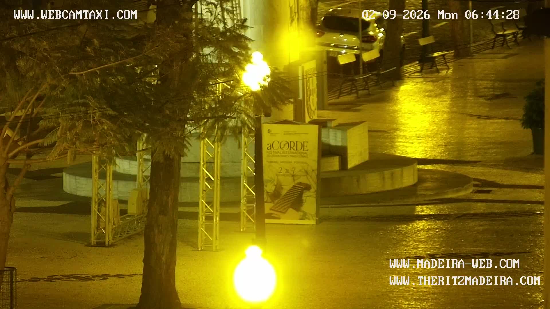 Ritz, Avenida Arriaga Avenue & Joao Goncalves Zarco Statue Live Cam - Funchal, Madeira, Portugal