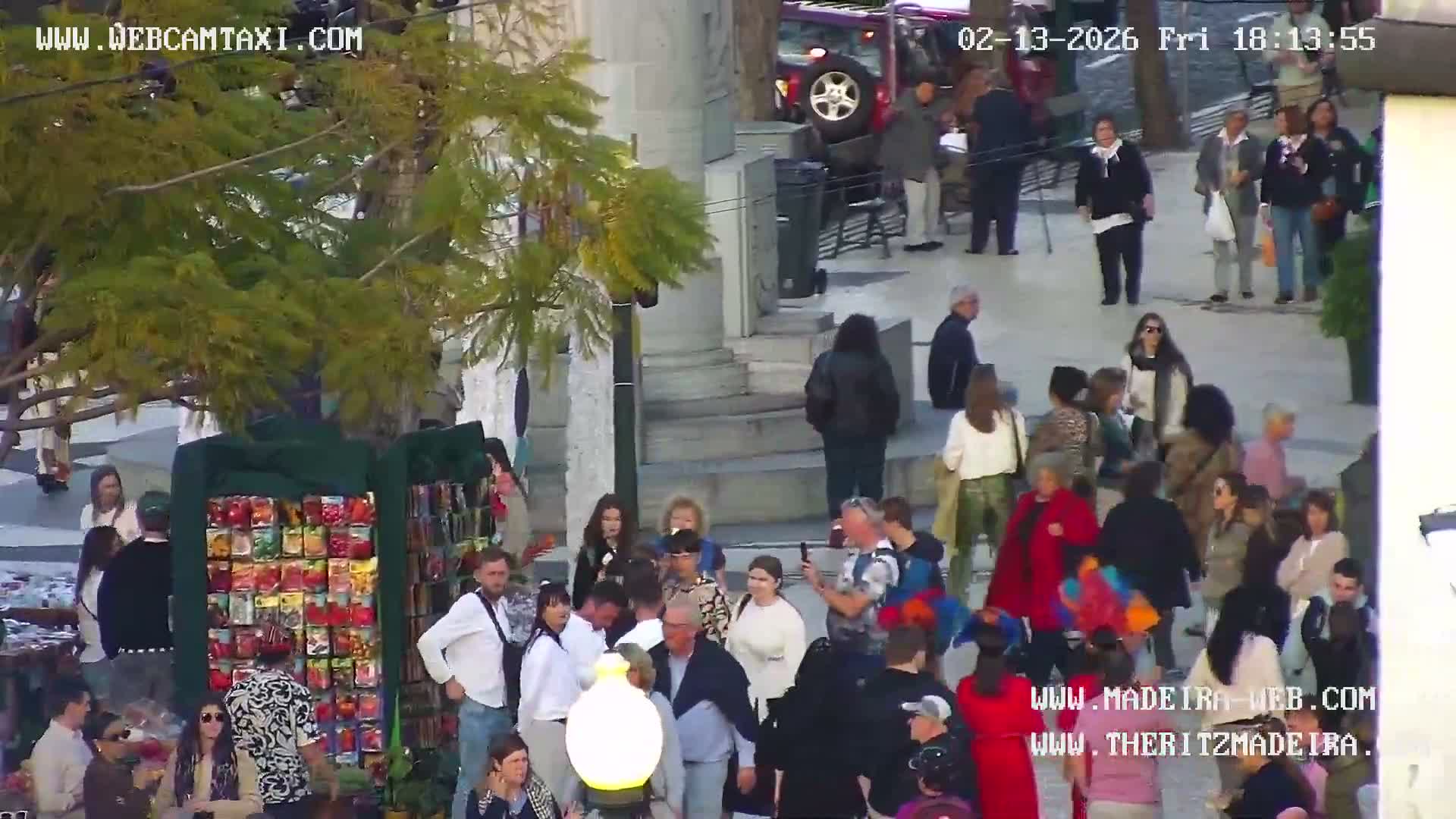 Ritz, Avenida Arriaga Avenue & Joao Goncalves Zarco Statue Live Cam - Funchal, Madeira, Portugal