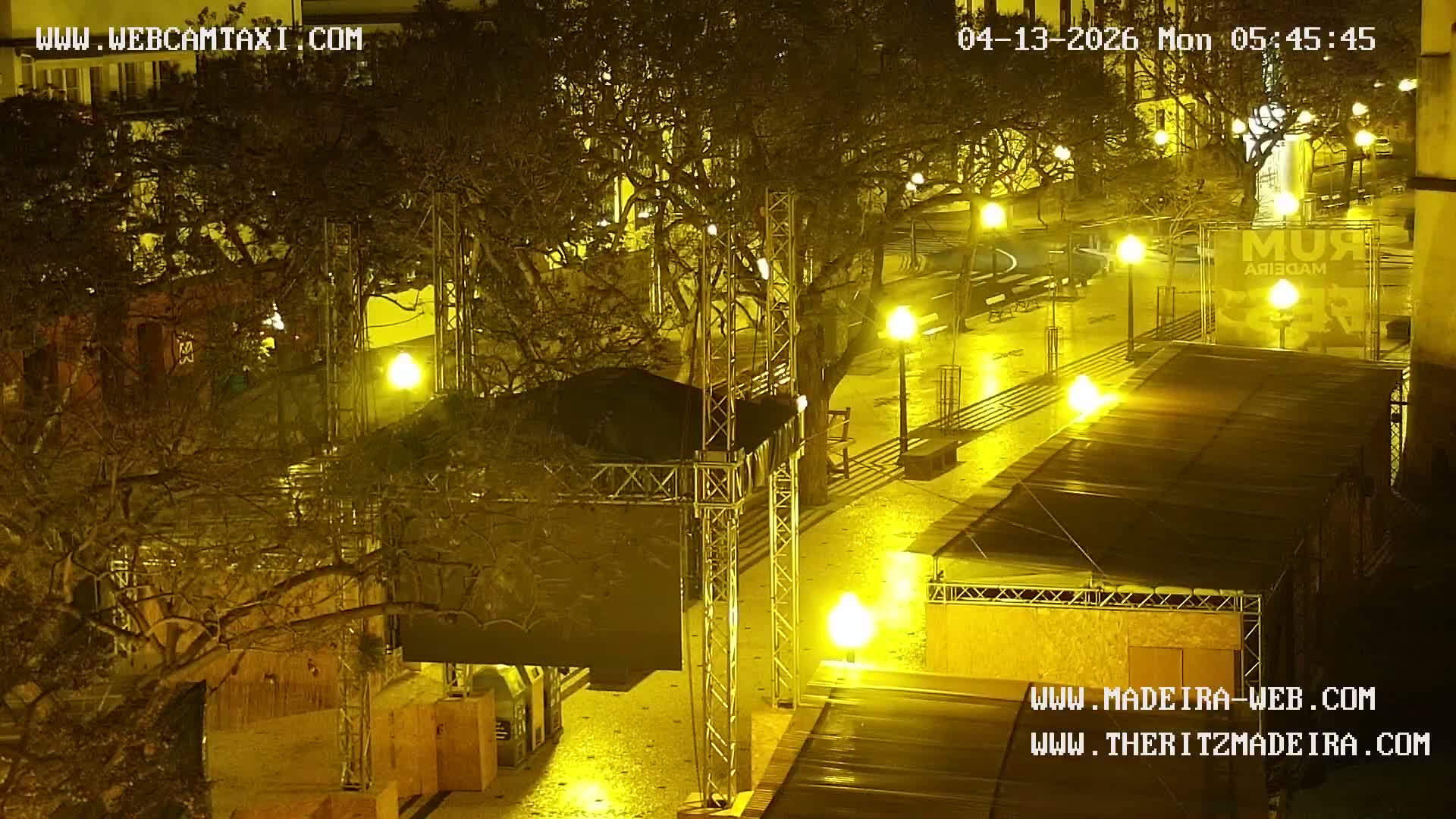 Ritz, Avenida Arriaga Avenue & Joao Goncalves Zarco Statue Live Cam - Funchal, Madeira, Portugal
