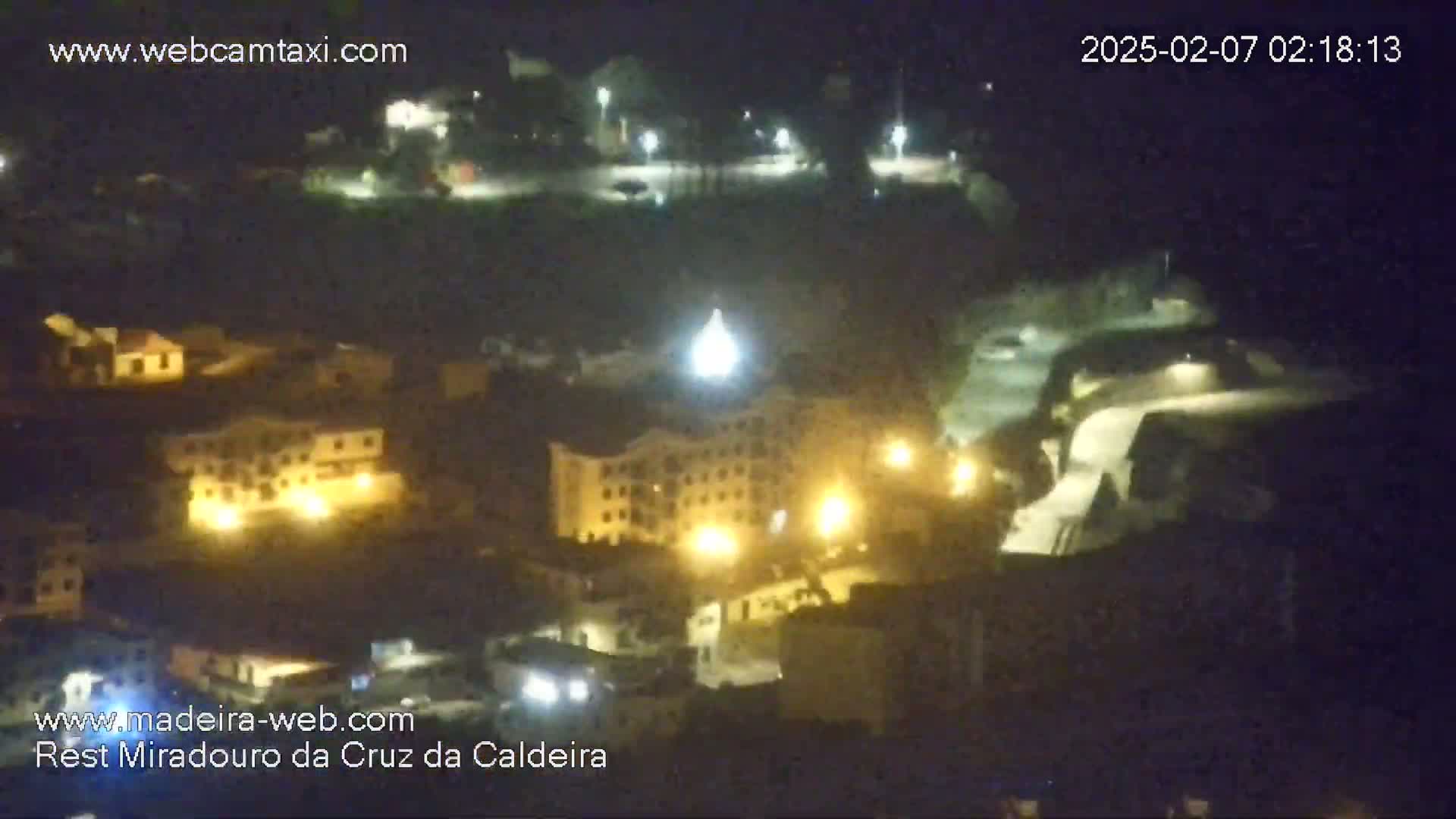 Cruz da Caldeira & West Fucnhal Skyline Live Cam - Camara de Lobos, Madeira, Portugal