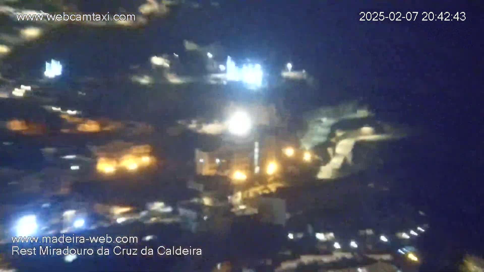Cruz da Caldeira & West Fucnhal Skyline Live Cam - Camara de Lobos, Madeira, Portugal