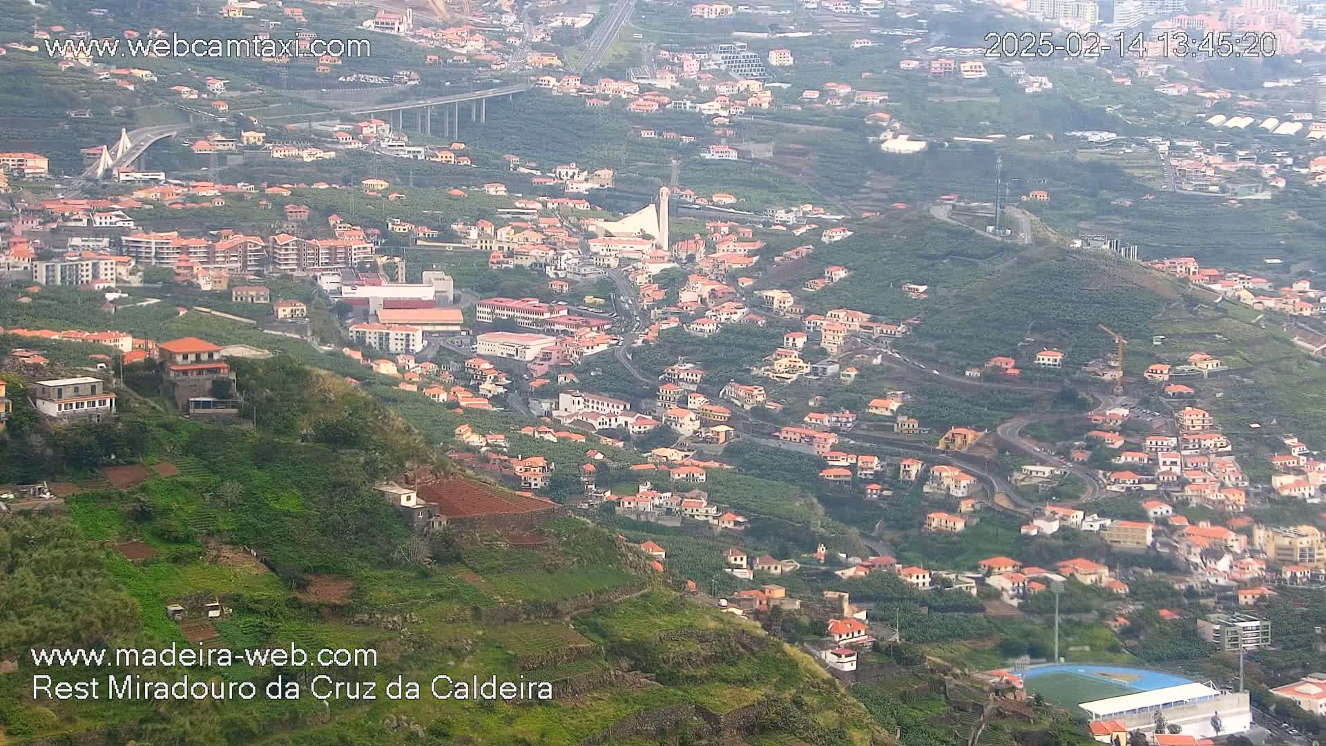 Cruz da Caldeira & West Fucnhal Skyline Live Cam - Camara de Lobos, Madeira, Portugal