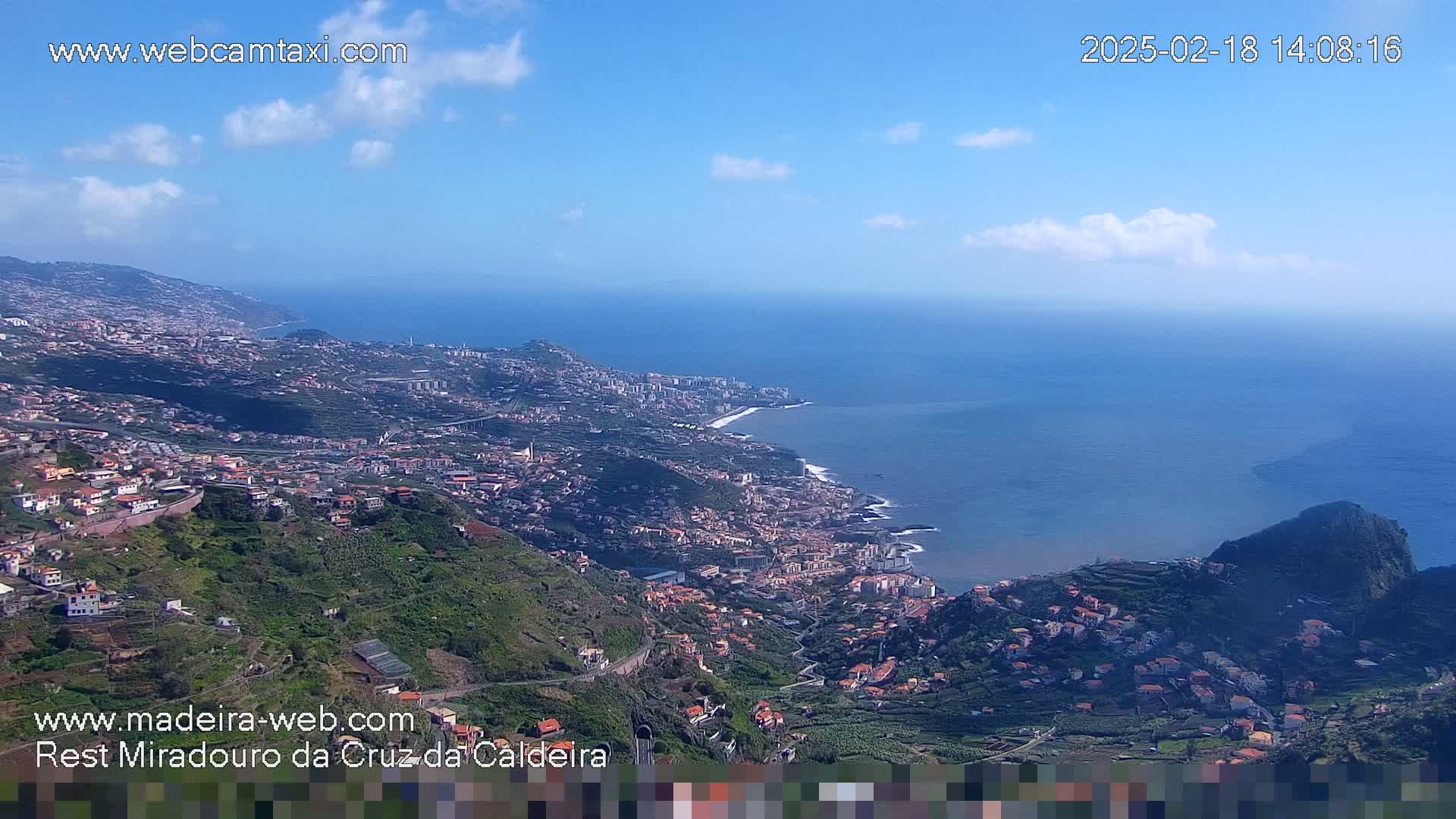 Cruz da Caldeira & West Fucnhal Skyline Live Cam - Camara de Lobos, Madeira, Portugal