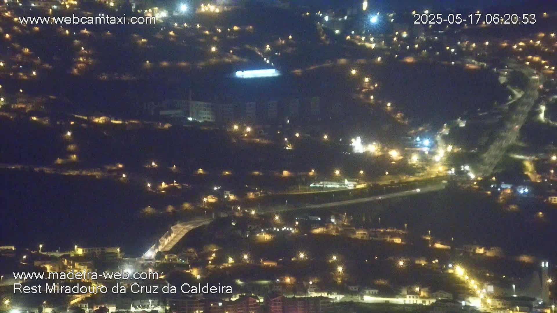 Cruz da Caldeira & West Fucnhal Skyline Live Cam - Camara de Lobos, Madeira, Portugal
