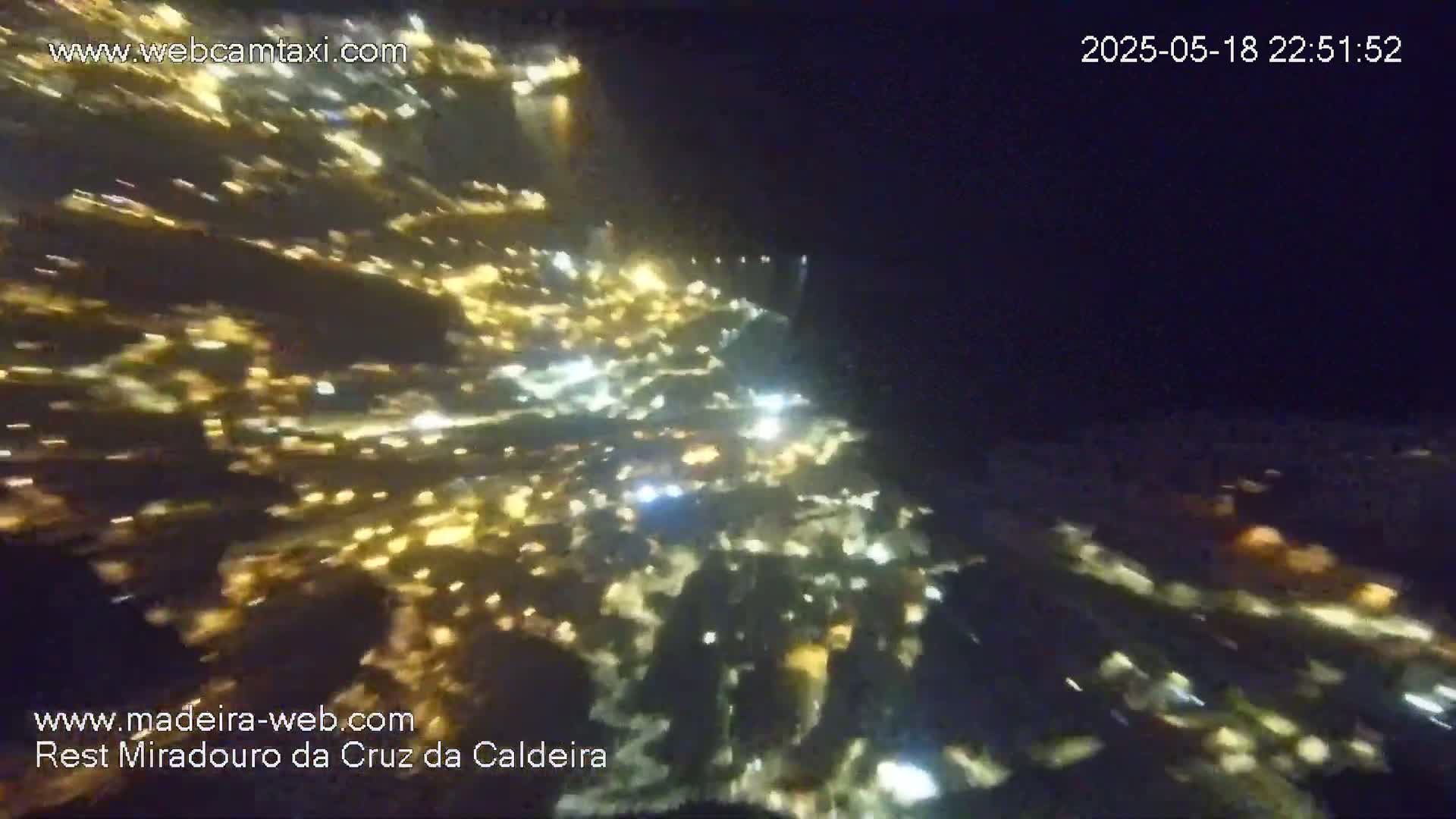Cruz da Caldeira & West Fucnhal Skyline Live Cam - Camara de Lobos, Madeira, Portugal