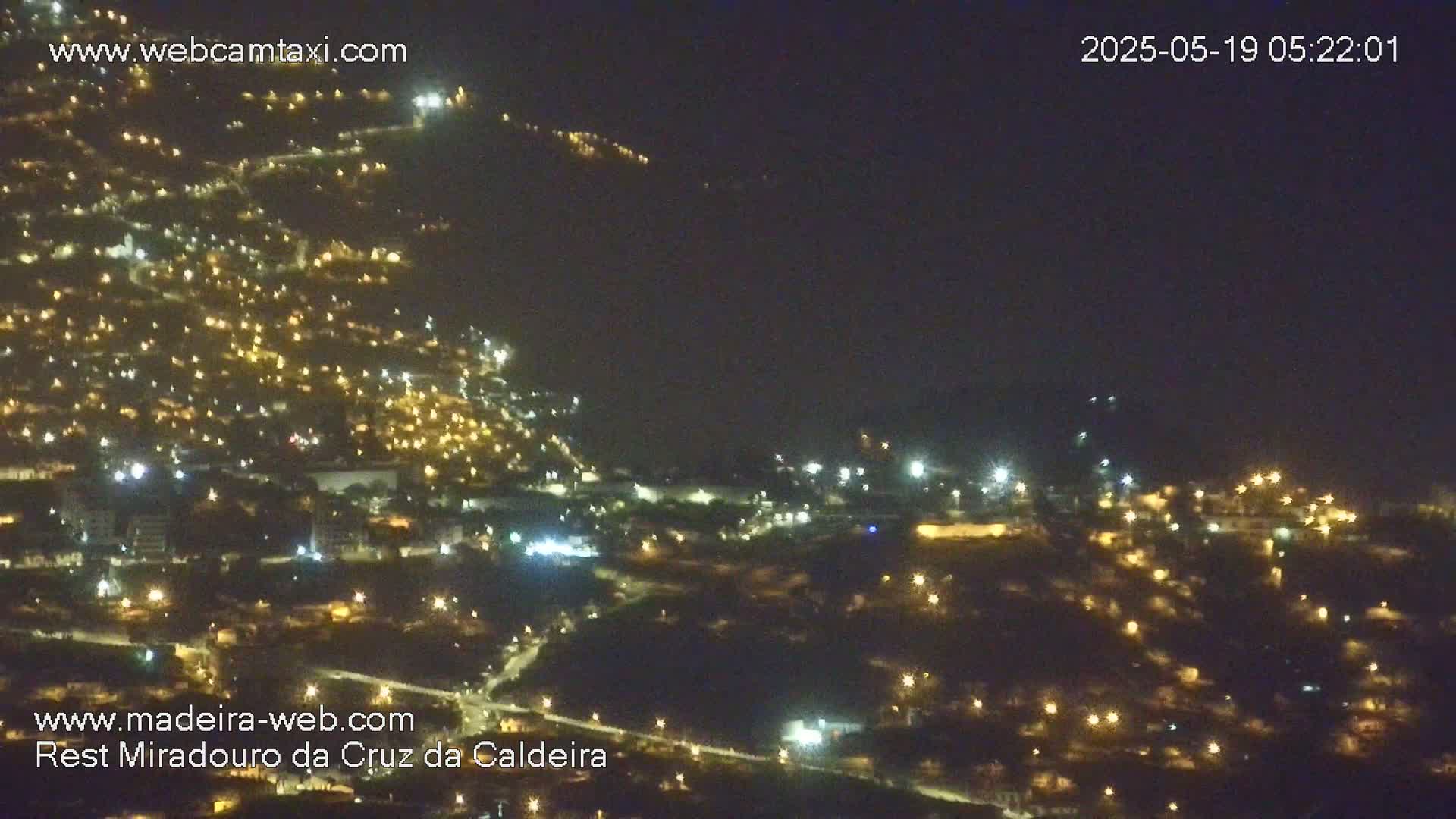 Cruz da Caldeira & West Fucnhal Skyline Live Cam - Camara de Lobos, Madeira, Portugal