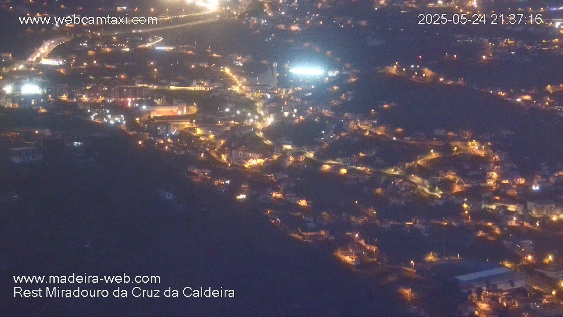 Cruz da Caldeira & West Fucnhal Skyline Live Cam - Camara de Lobos, Madeira, Portugal
