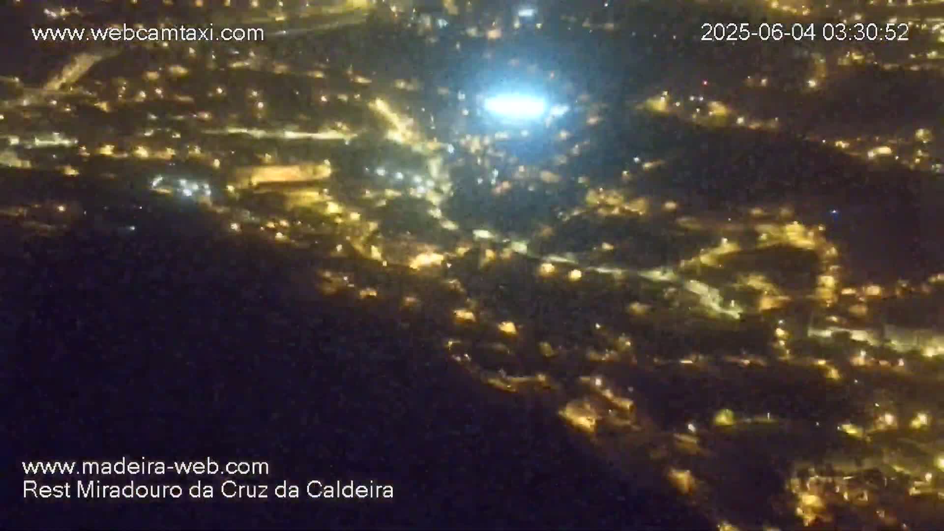 Cruz da Caldeira & West Fucnhal Skyline Live Cam - Camara de Lobos, Madeira, Portugal